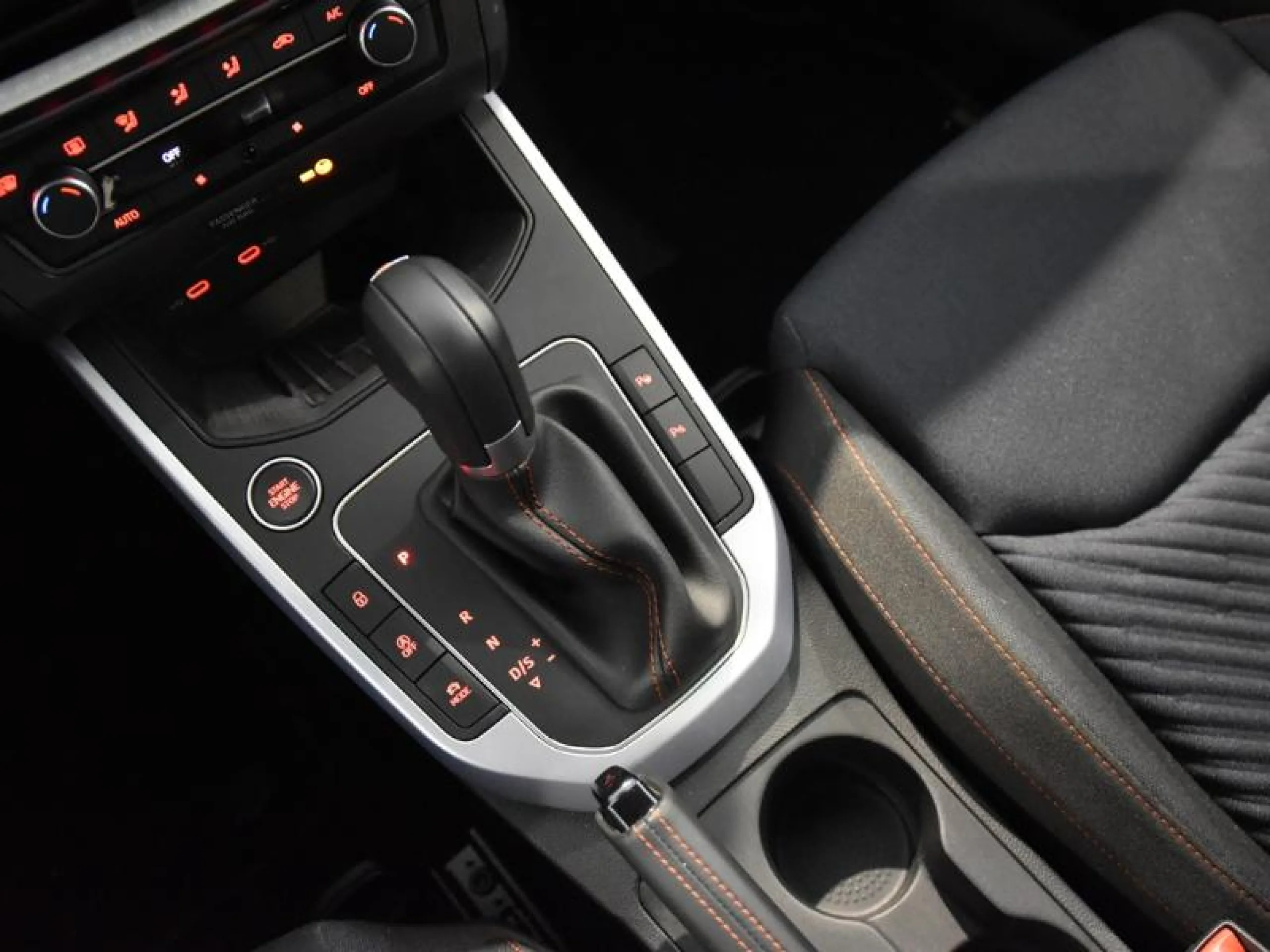 SEAT ARONA 1.0 TSI 85KW (115CV) DSG FR SPECIAL ED - Foto 10