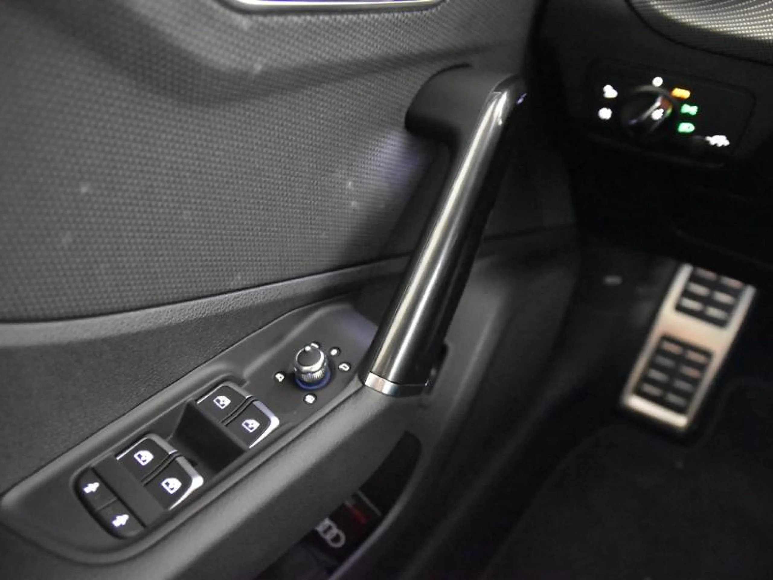 AUDI Q2 ADRENALIN 35 TDI 110KW (150CV) S TRONIC - Foto 19