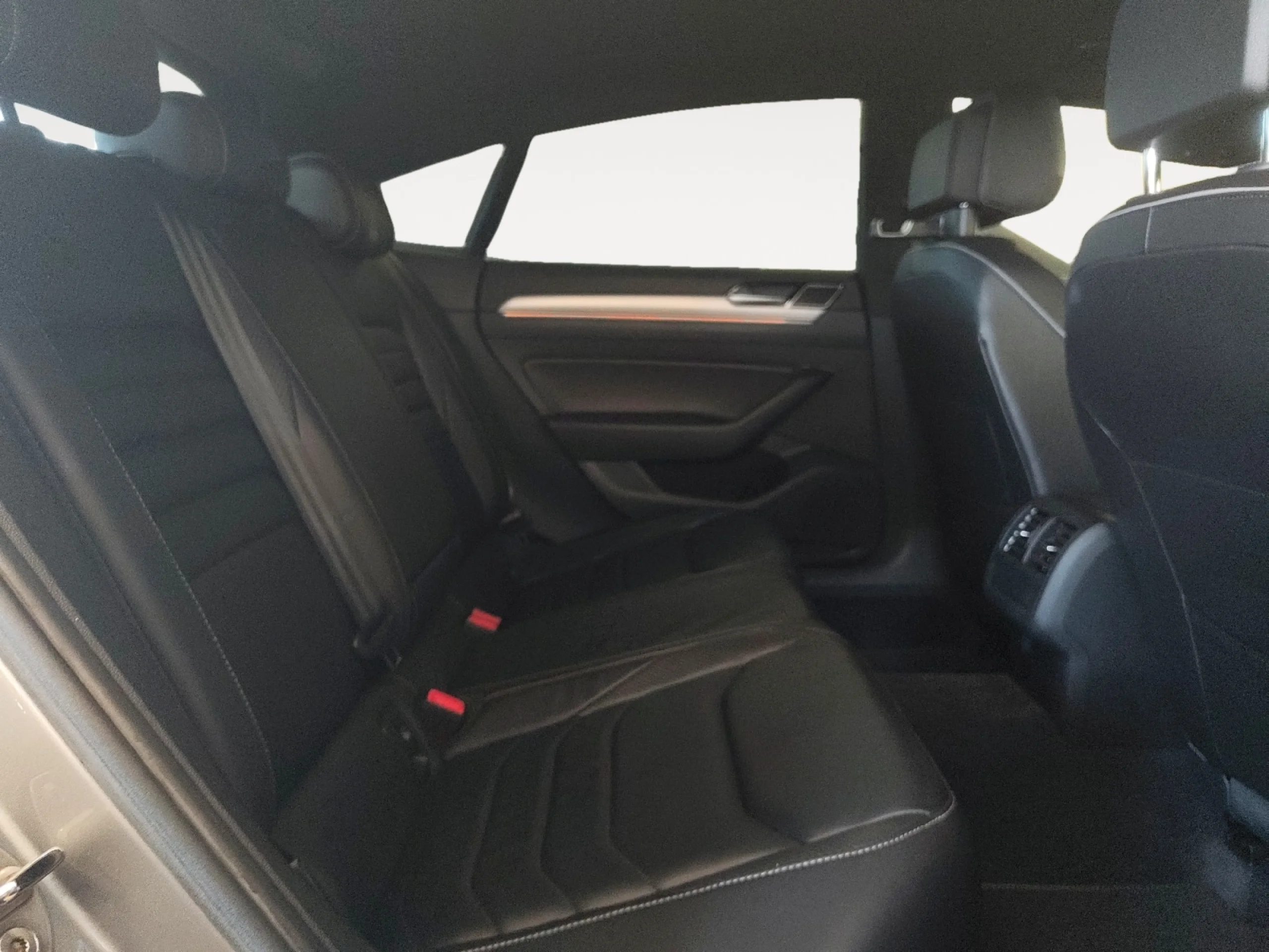 VOLKSWAGEN ARTEON R LINE 2.0 TSI 140KW (190CV) DSG - Foto 6