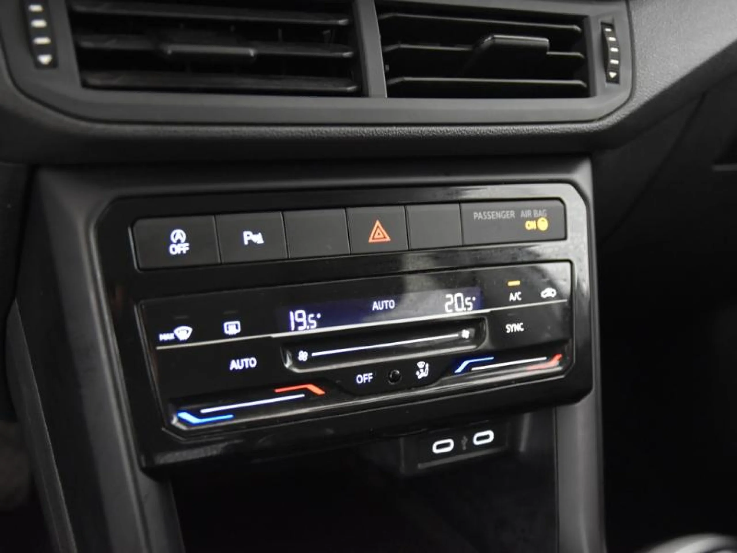 VOLKSWAGEN T CROSS ADVANCE 1.0 TSI 70KW (95CV) - Foto 11