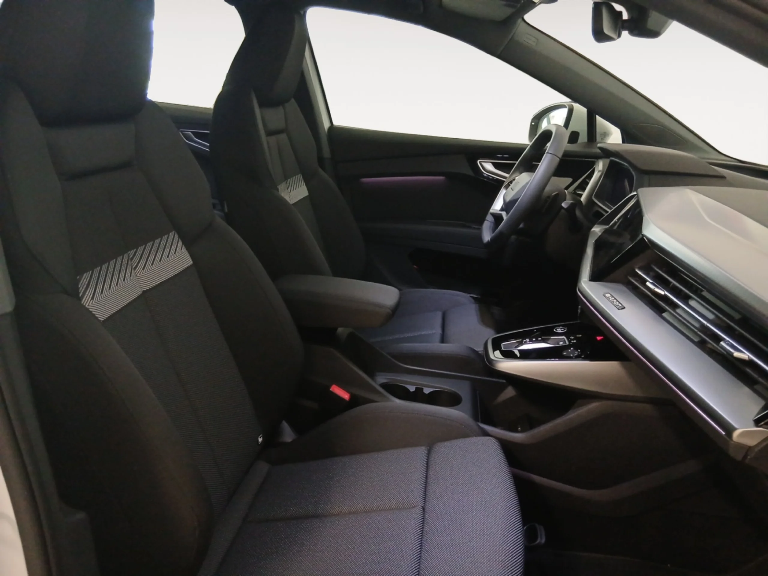 AUDI Q4 Q4  GENUINE EDITION 45 E TRON  210,00 KW 77,0 KWH - Foto 5