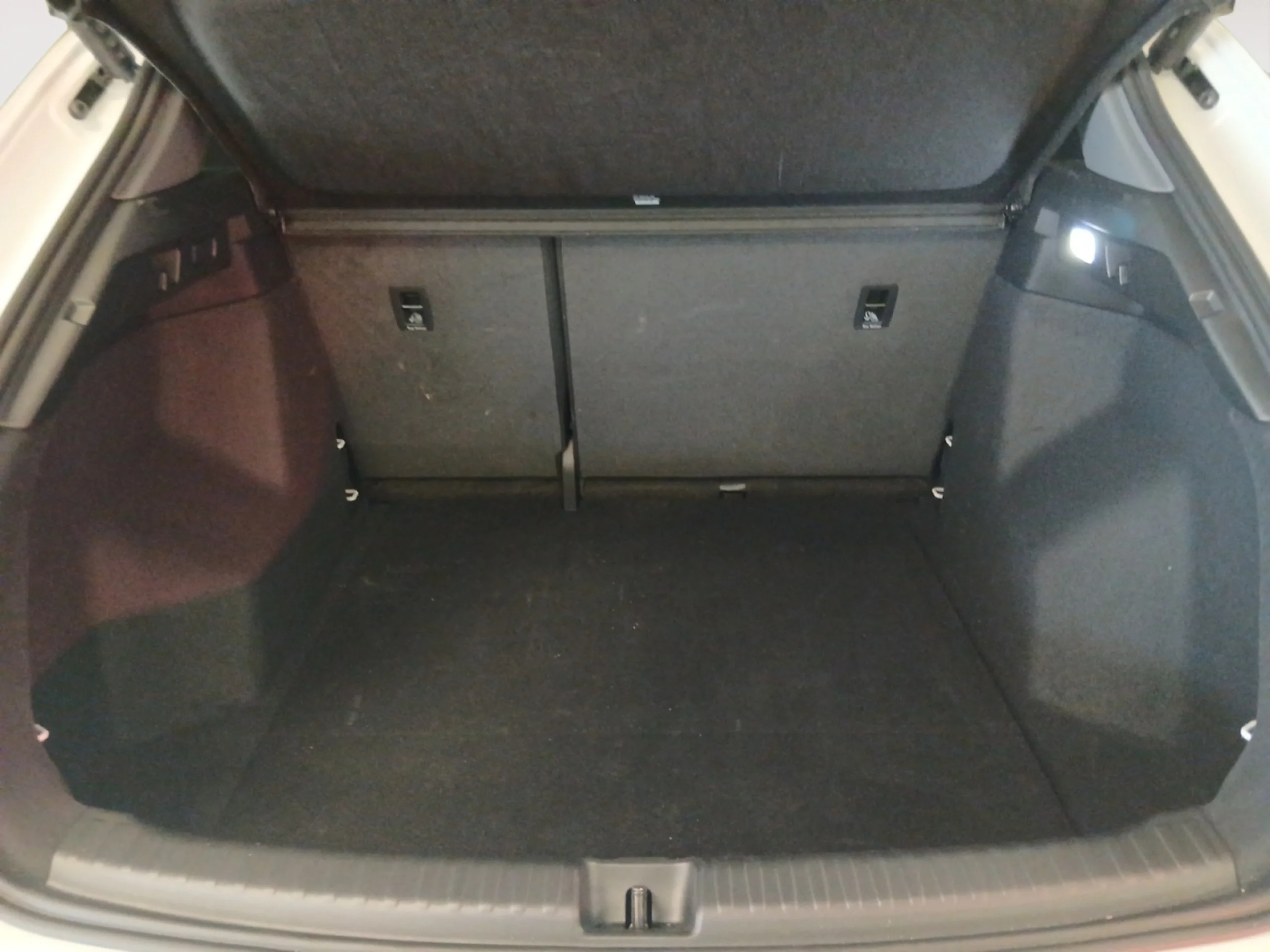 AUDI Q4 Q4  GENUINE EDITION 45 E TRON  210,00 KW 77,0 KWH - Foto 7