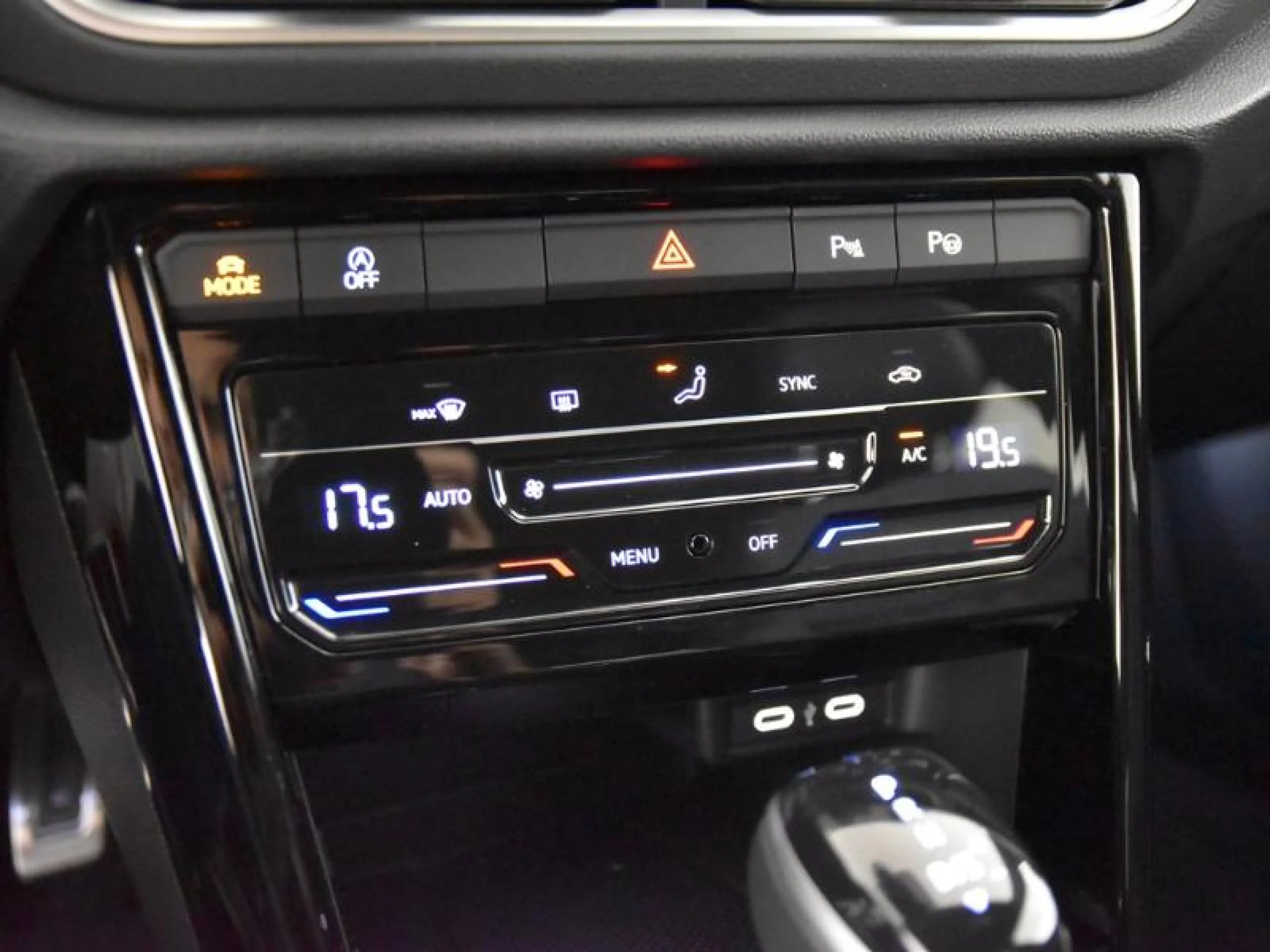 VOLKSWAGEN T ROC R LINE 1.5 TSI 110KW (150CV) DSG - Foto 11