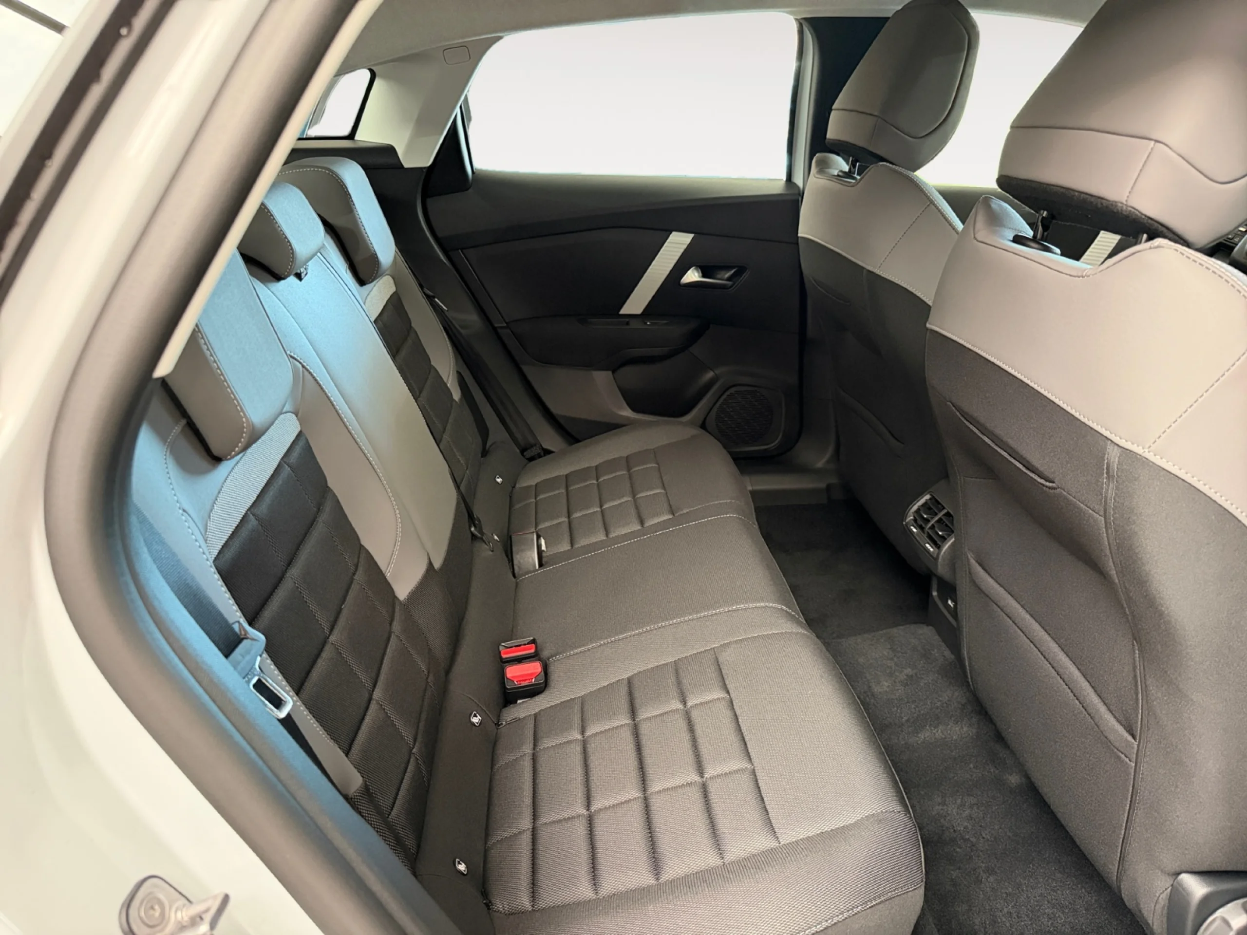 CITROEN C4 HYBRID 145 Ë DCS6 BUSINESS EDITION - Foto 6