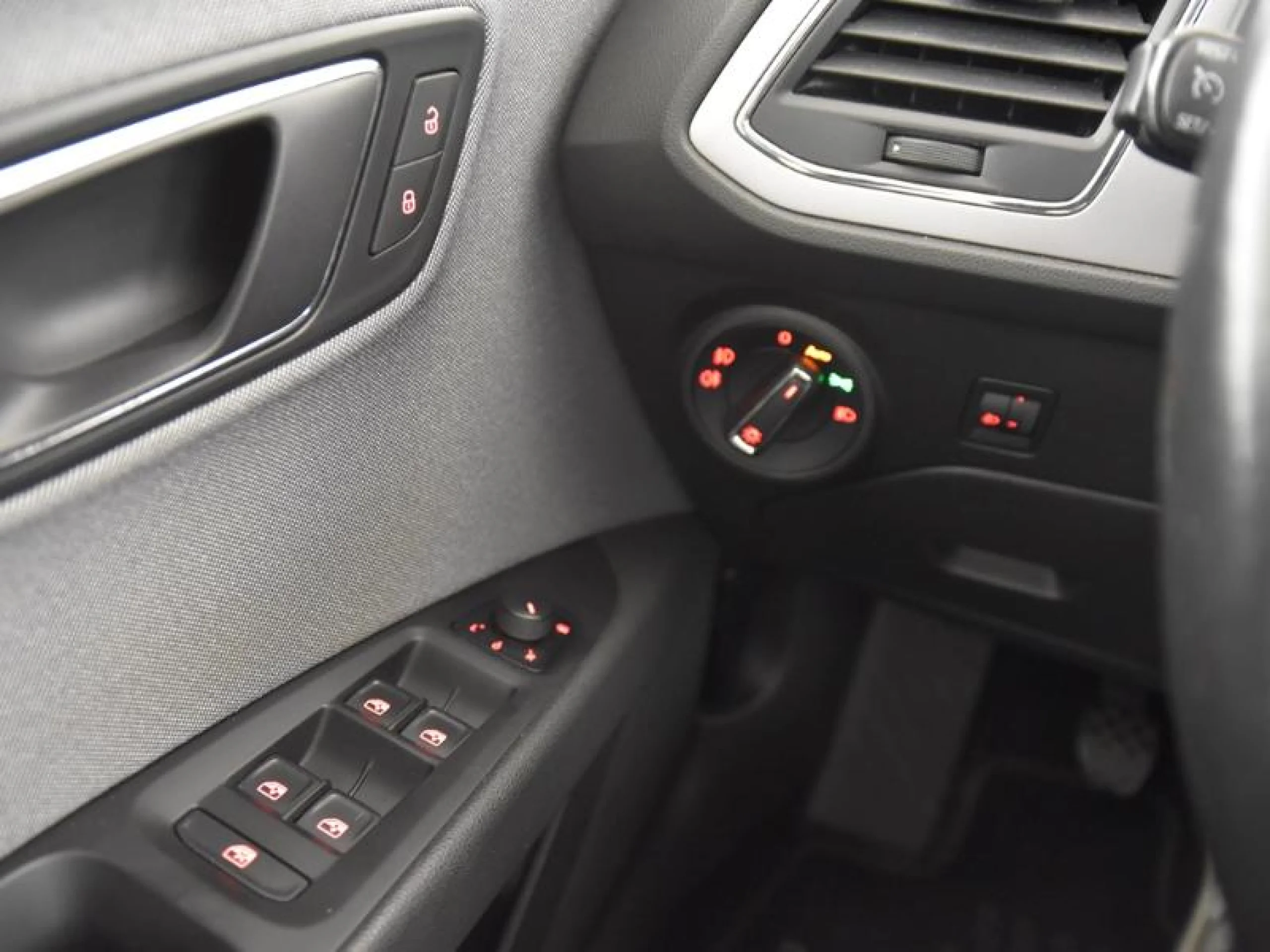 SEAT LEON 1.2 TSI 81KW (110CV) ST - Foto 15