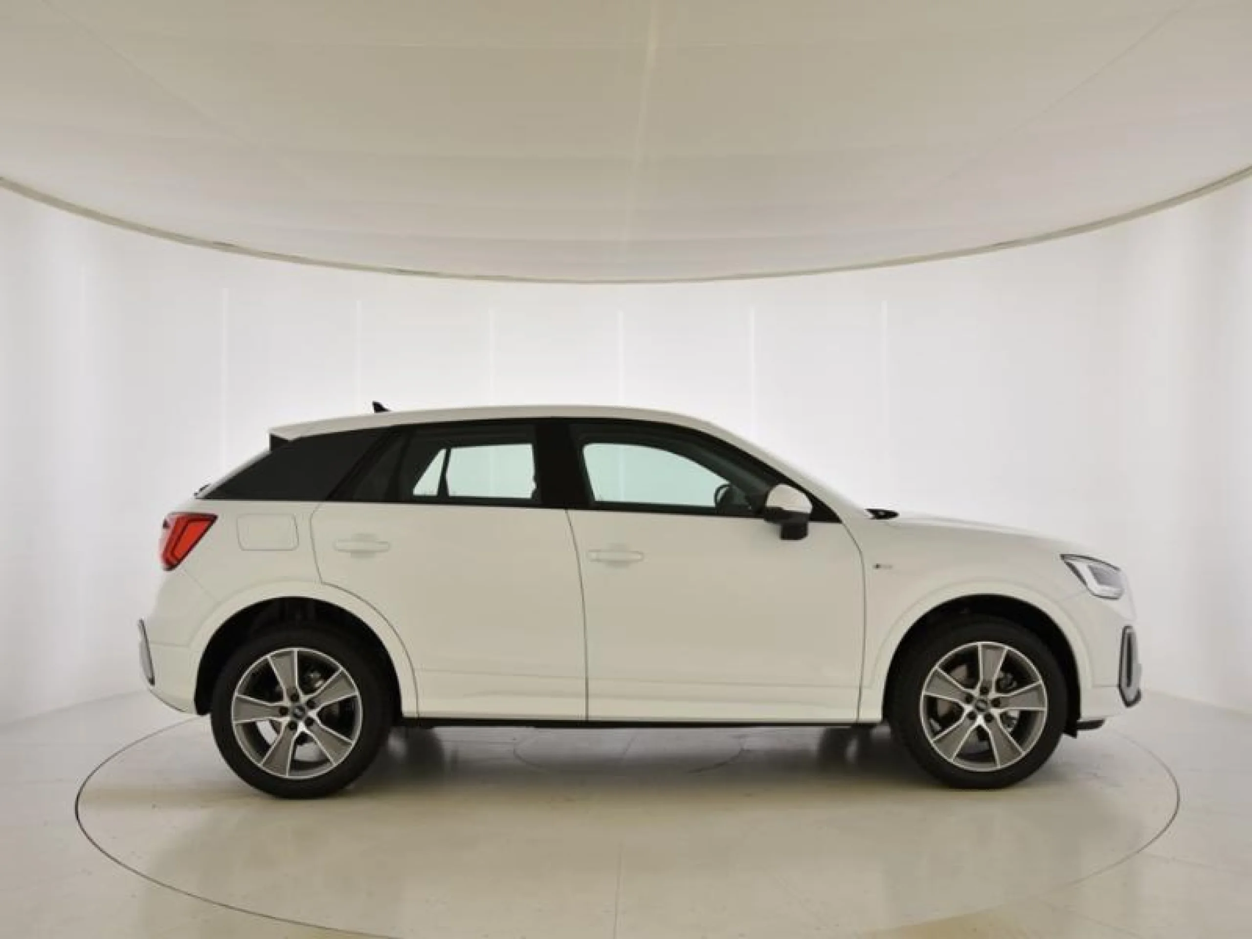 AUDI Q2 S LINE 35 TDI 110KW (150CV) S TRONIC - Foto 3