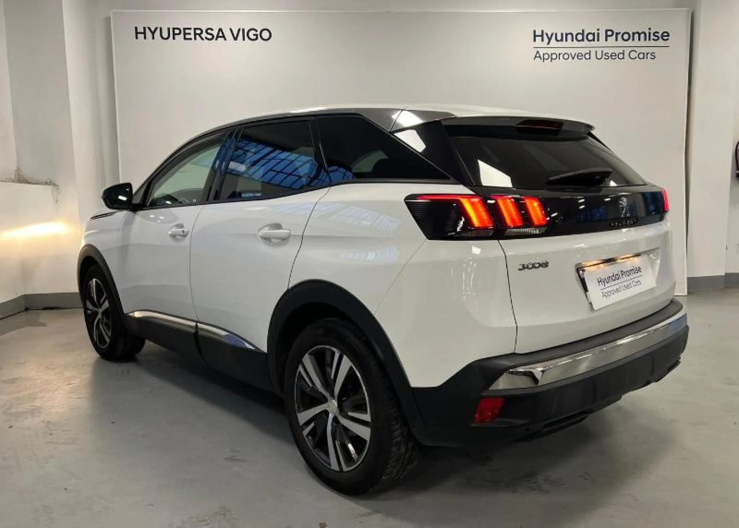 PEUGEOT 3008 1.6BLUEHDI 88KW (120CV) ALLURE AUTO S&S - Foto 3