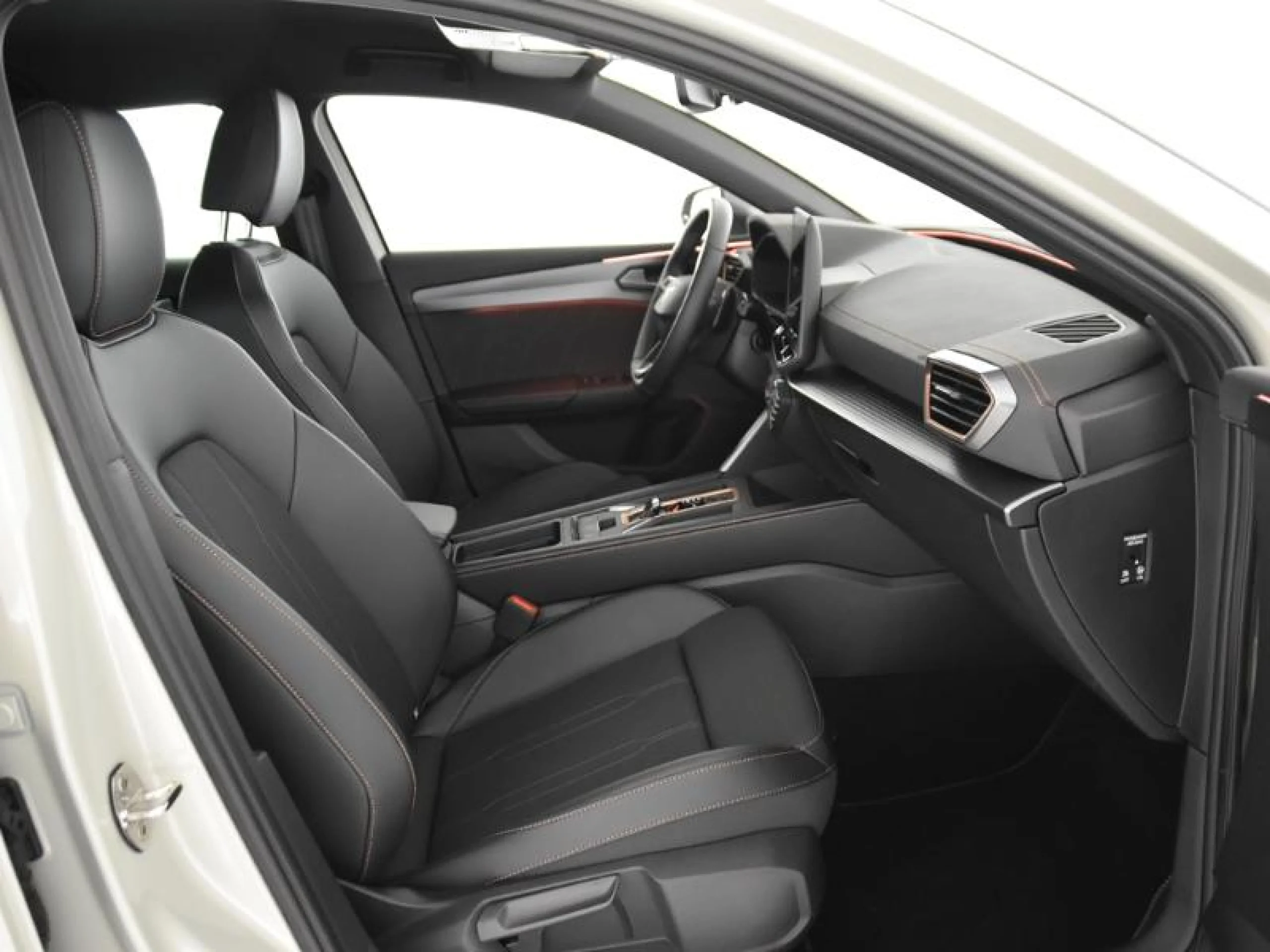 CUPRA LEON 1.5 ETSI 110KW (150CV) DSG - Foto 5