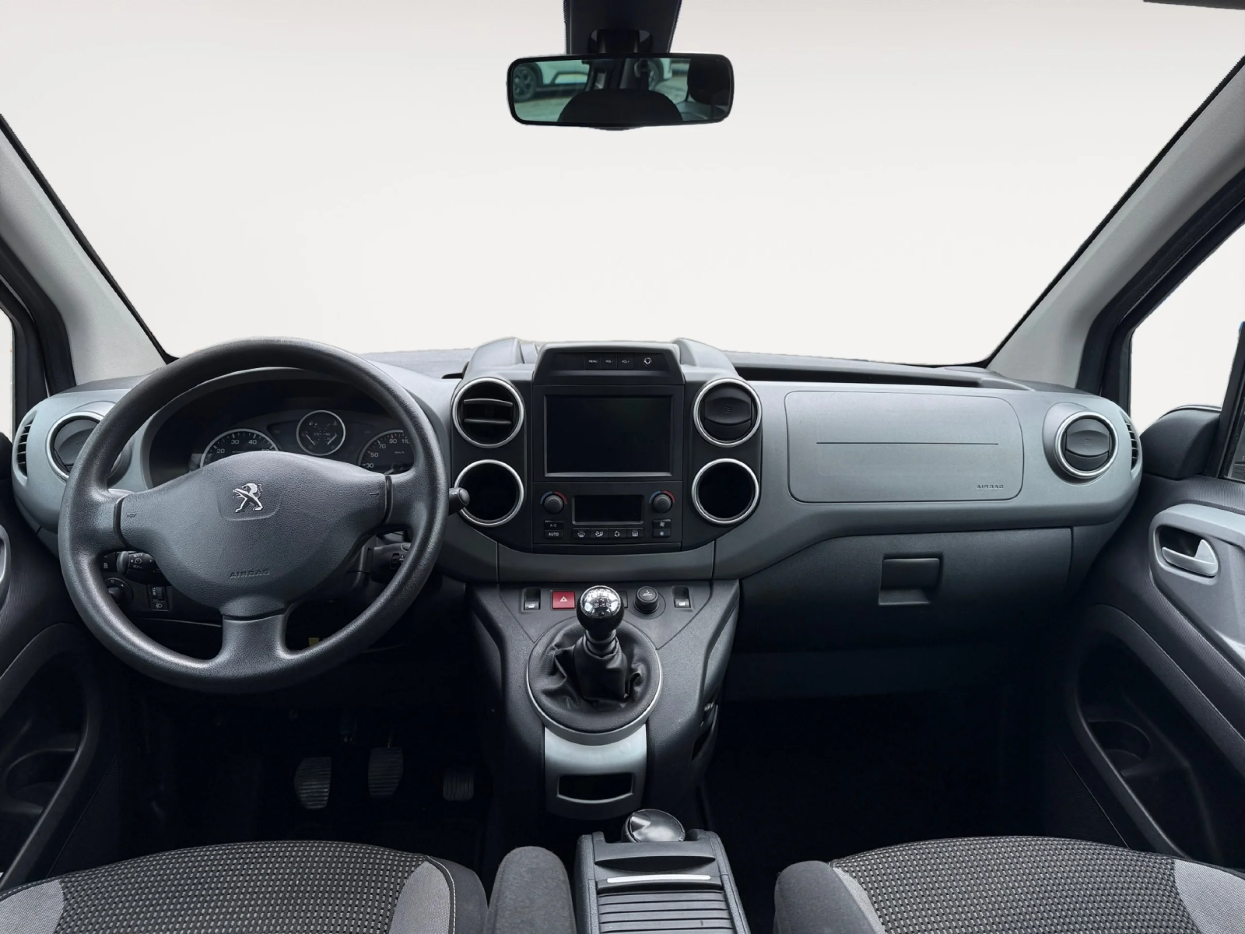 PEUGEOT Partner TEPEE ACTIVE 1.6 BLUEHDI 120 - Foto 4