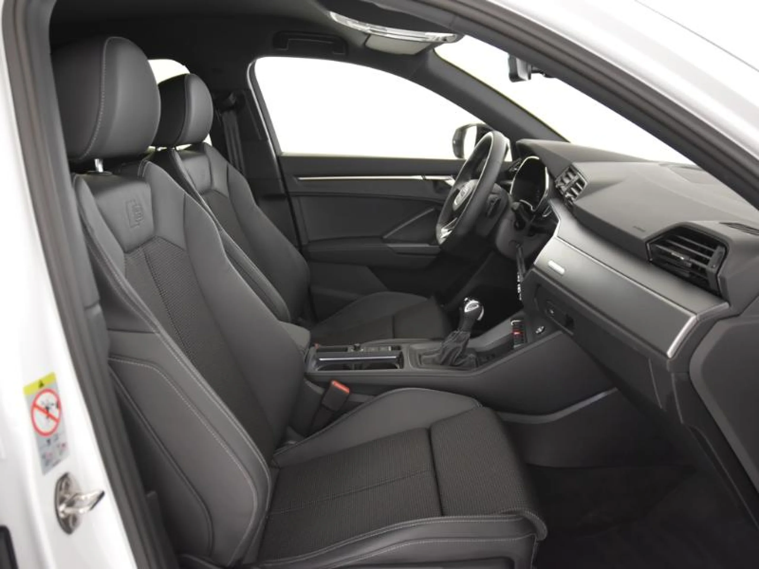 AUDI Q3 SPORTBACK 35 TFSI 110KW(150CV) S TRONIC BLACK LINE - Foto 5