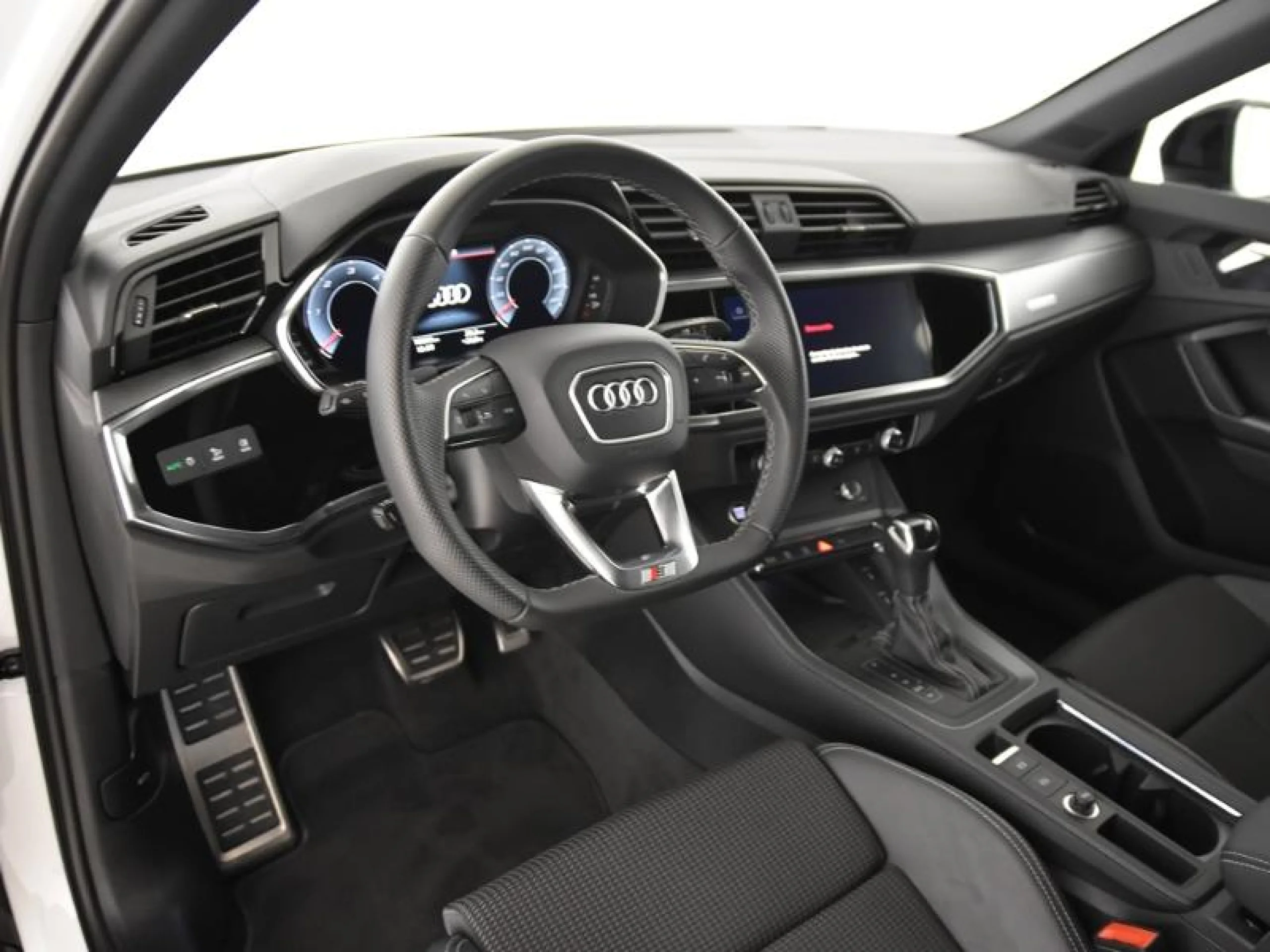 AUDI Q3 SPORTBACK 35 TFSI 110KW(150CV) S TRONIC BLACK LINE - Foto 9