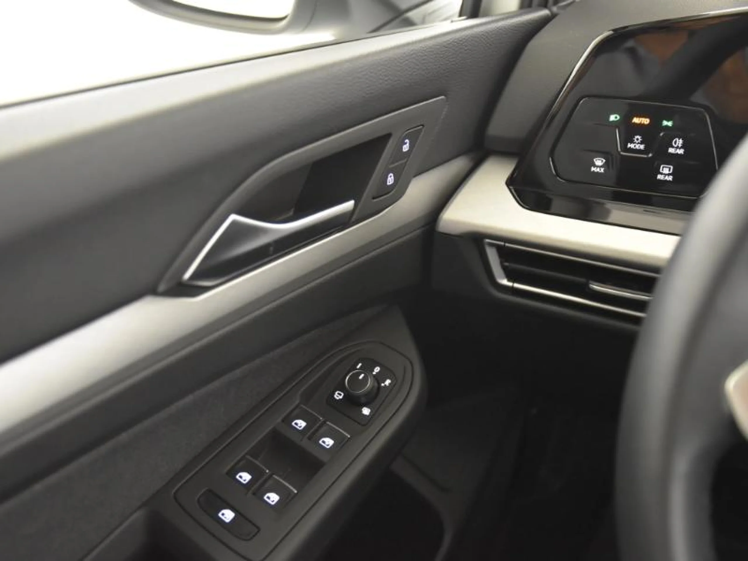 VOLKSWAGEN GOLF LIFE 1.0 ETSI 81KW (110CV) DSG - Foto 15