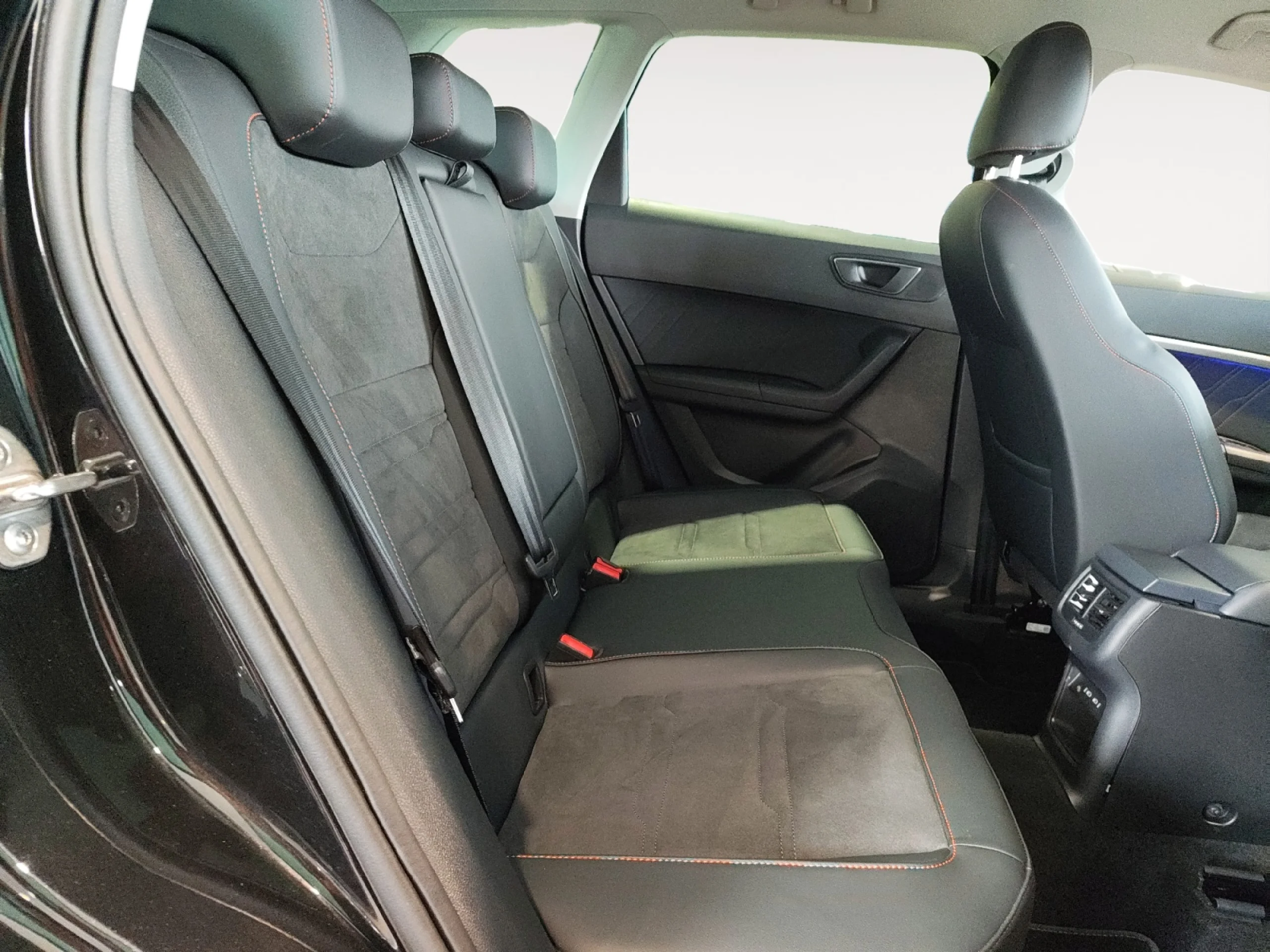 SEAT ATECA 1.5 TSI 110KW DSG FR SPECIAL EDITION - Foto 6