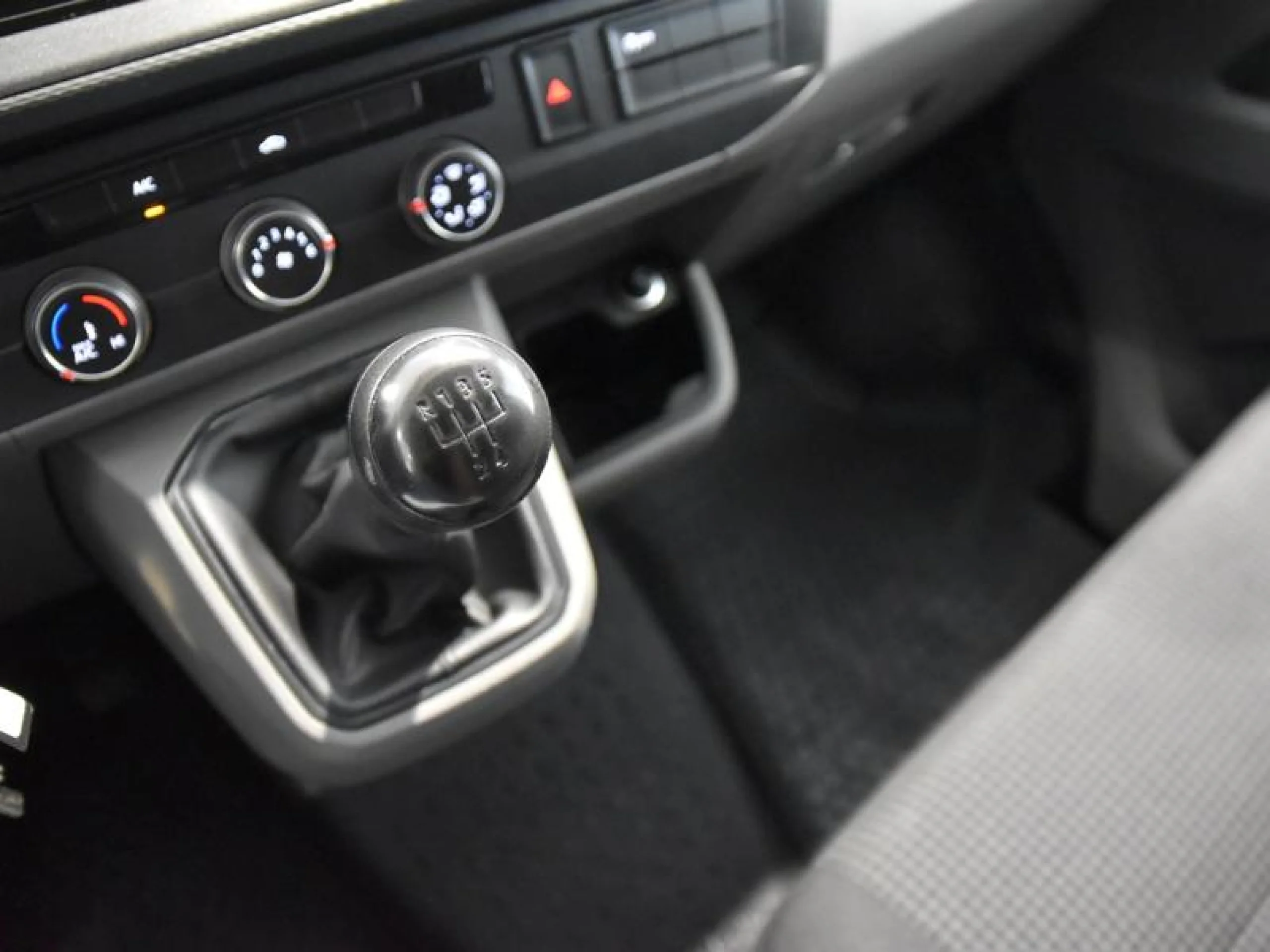 VOLKSWAGEN TRANSPORTER FURGÓN 2.0TDI BMT LARGA 81KW - Foto 9