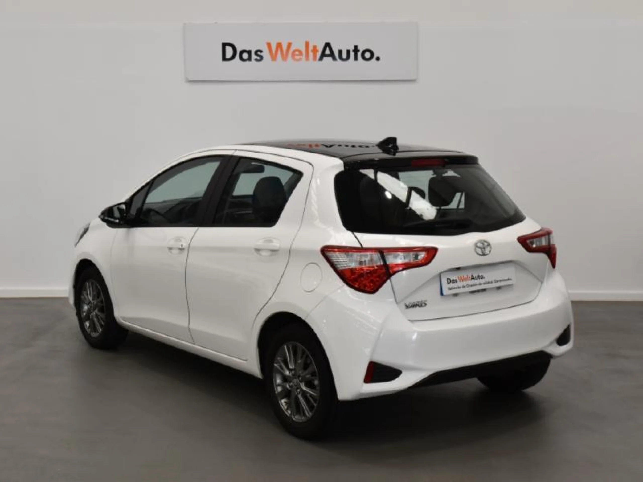 TOYOTA Yaris 1.0 70 ACTIVE - Foto 2