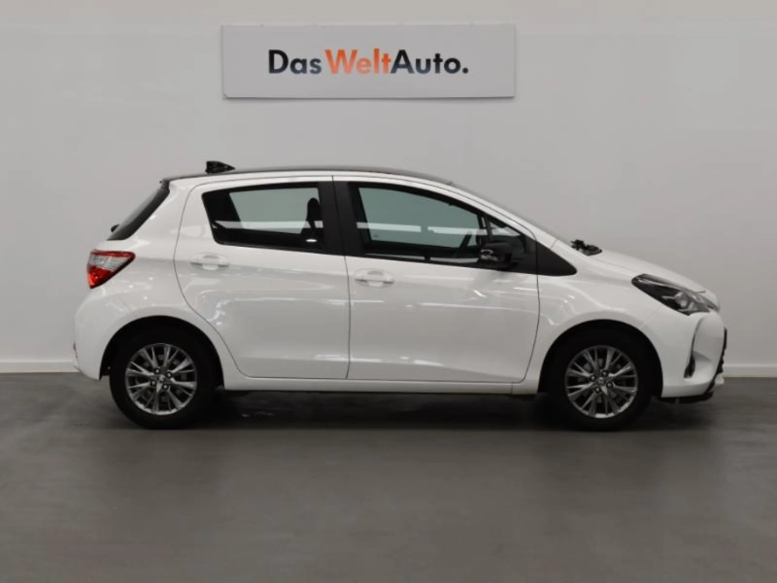 TOYOTA Yaris 1.0 70 ACTIVE - Foto 3