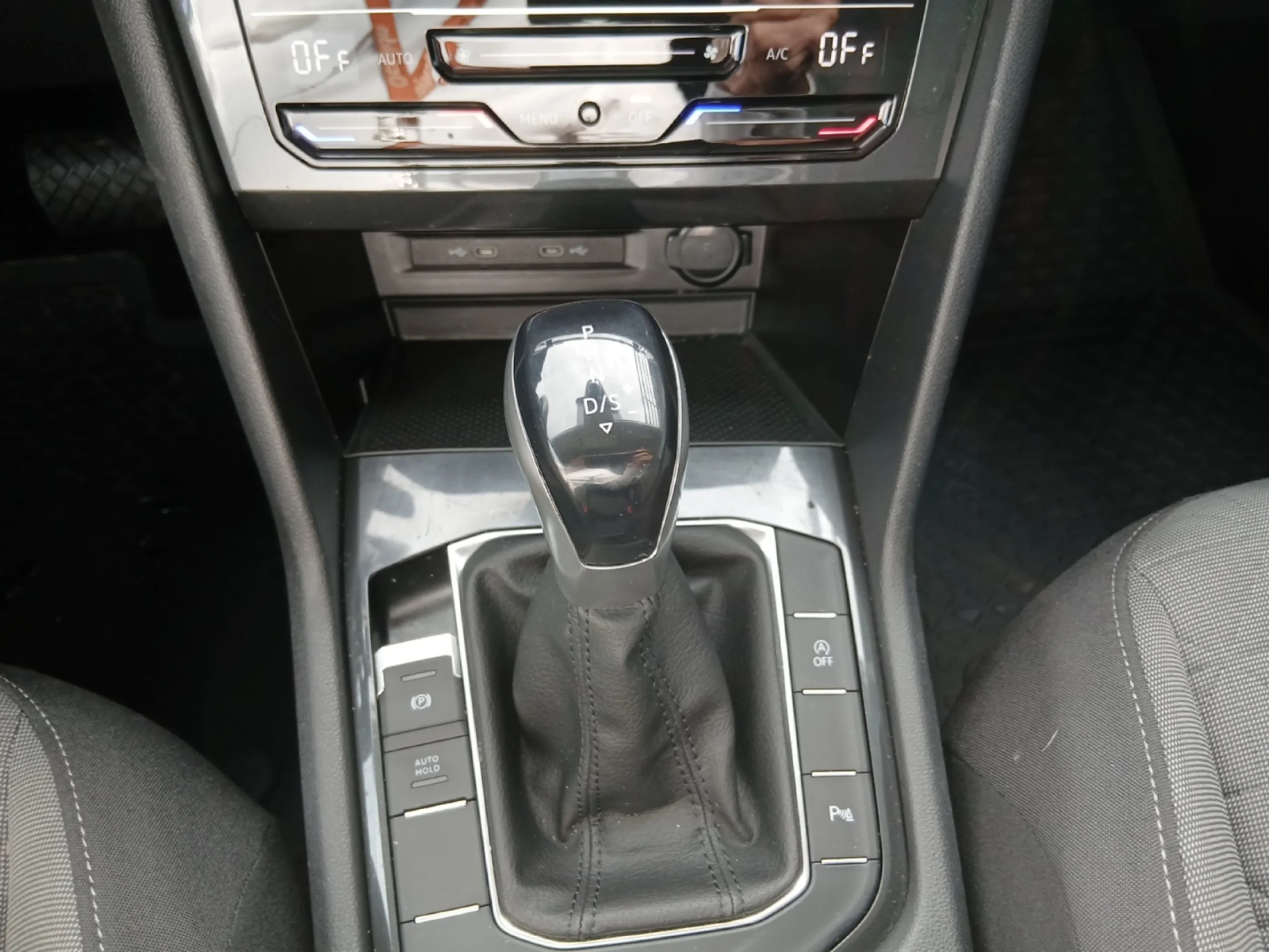 VOLKSWAGEN TIGUAN LIFE 1.5 TSI 110KW (150CV) DSG - Foto 17