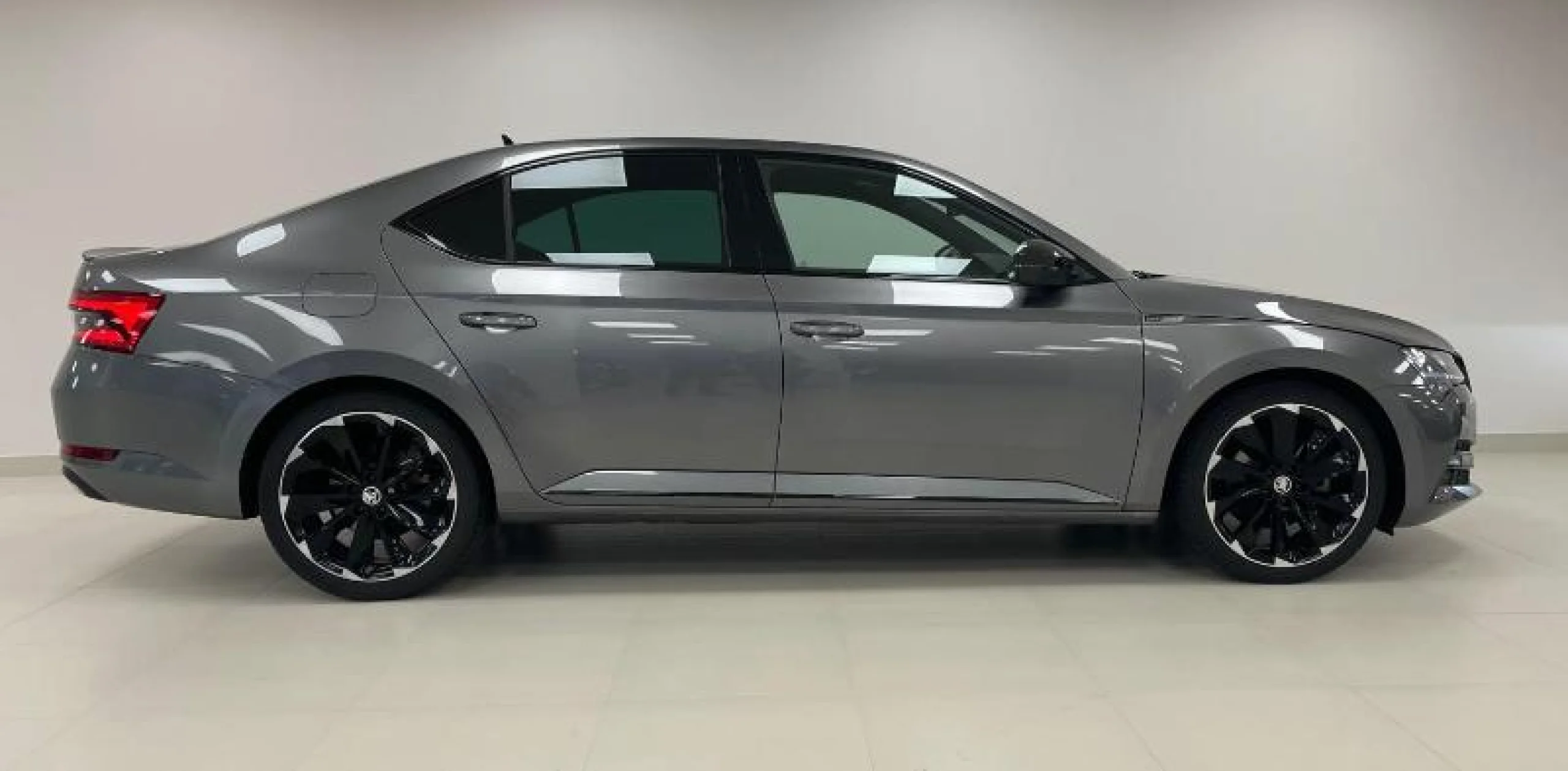 SKODA Superb 2.0 TDI 110KW (150CV) DSG SPORTLINE - Foto 2