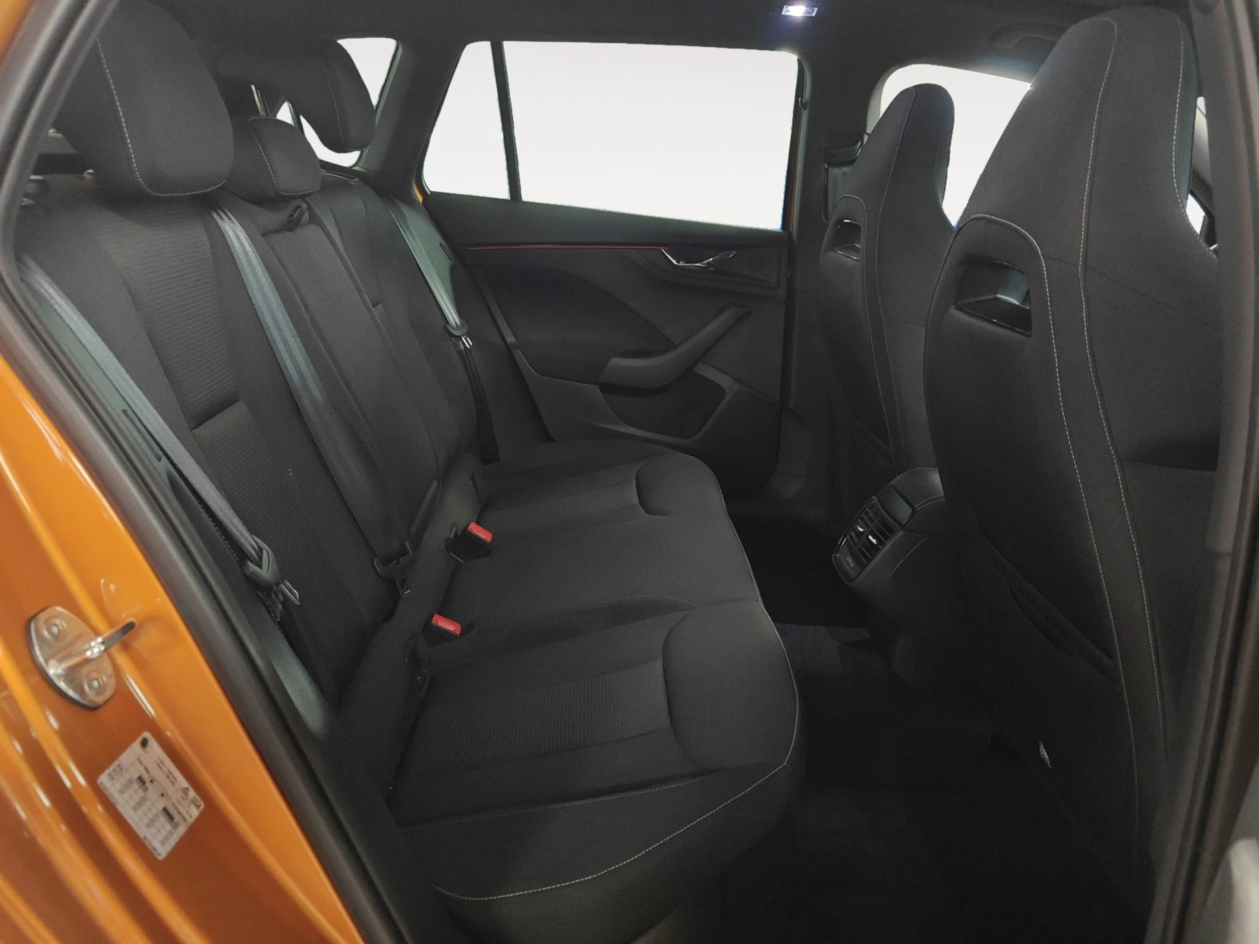 SKODA KAMIQ 1.5 TSI 110KW (150CV) DSG DESIGN - Foto 6