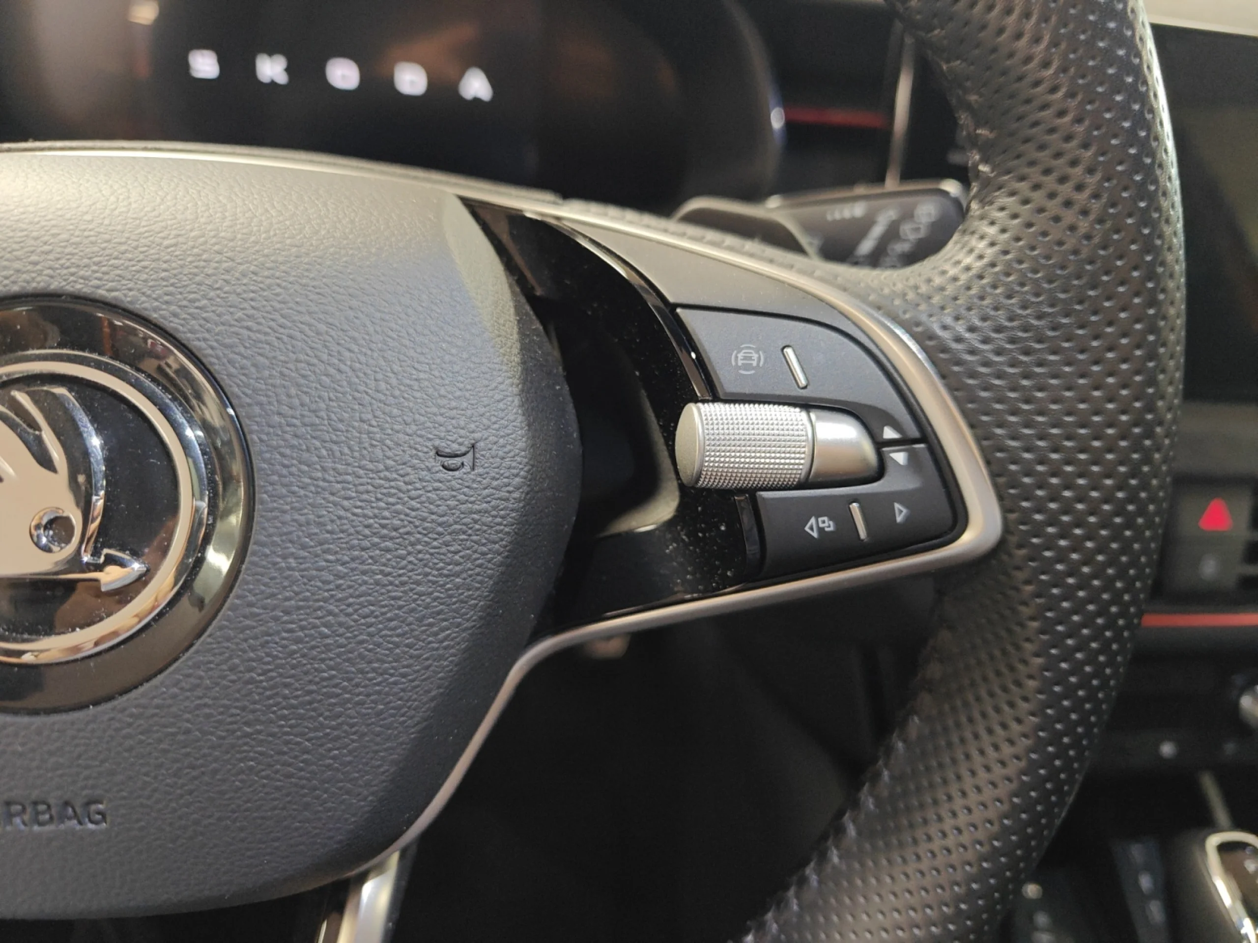 SKODA KAMIQ 1.5 TSI 110KW (150CV) DSG DESIGN - Foto 10