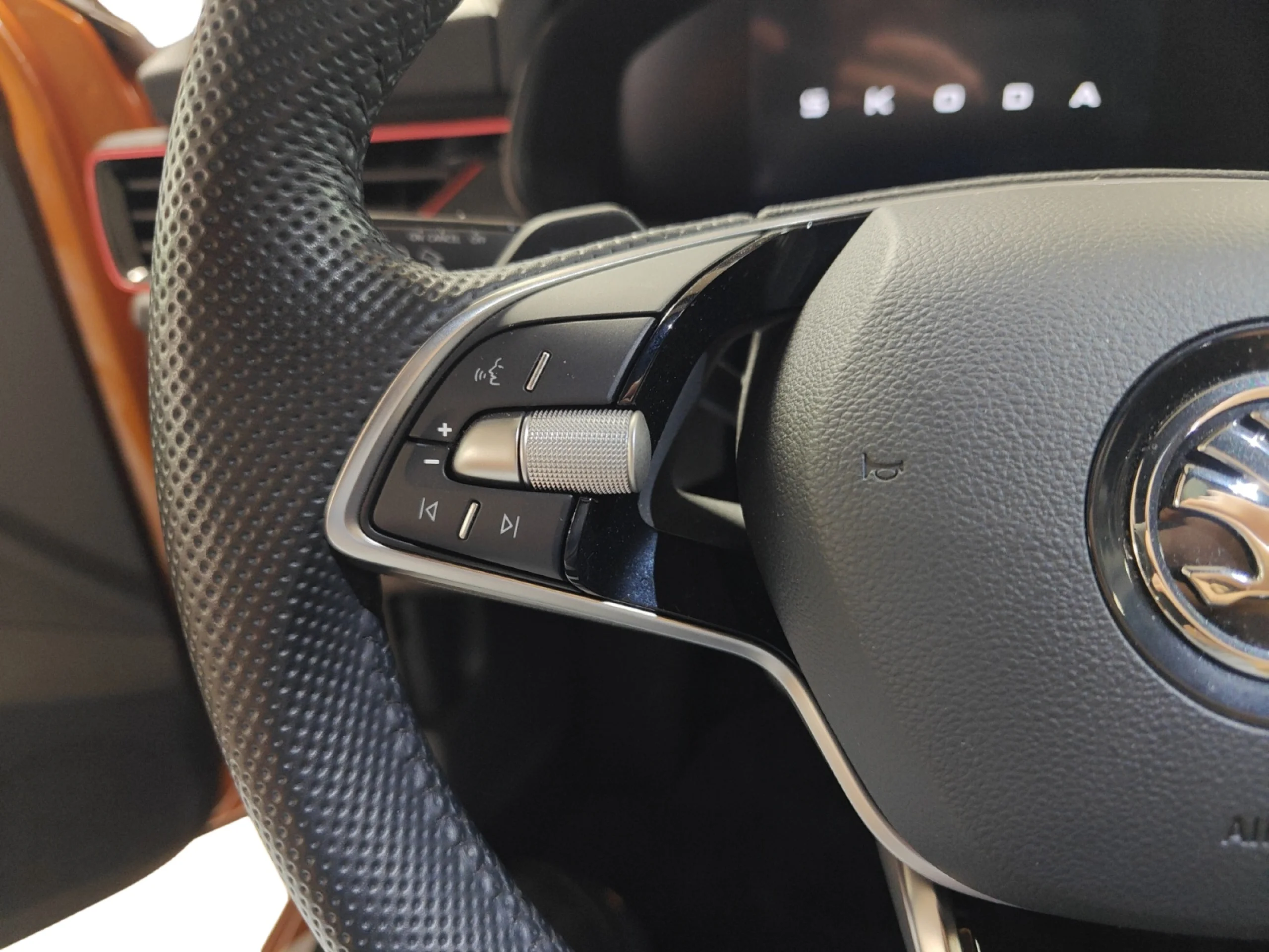 SKODA KAMIQ 1.5 TSI 110KW (150CV) DSG DESIGN - Foto 11