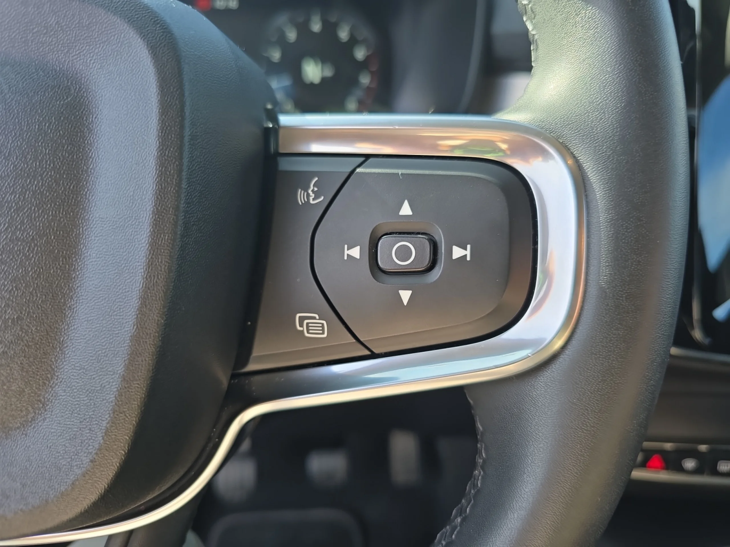 VOLVO XC40 1.5 T2 MOMENTUM PRO - Foto 13