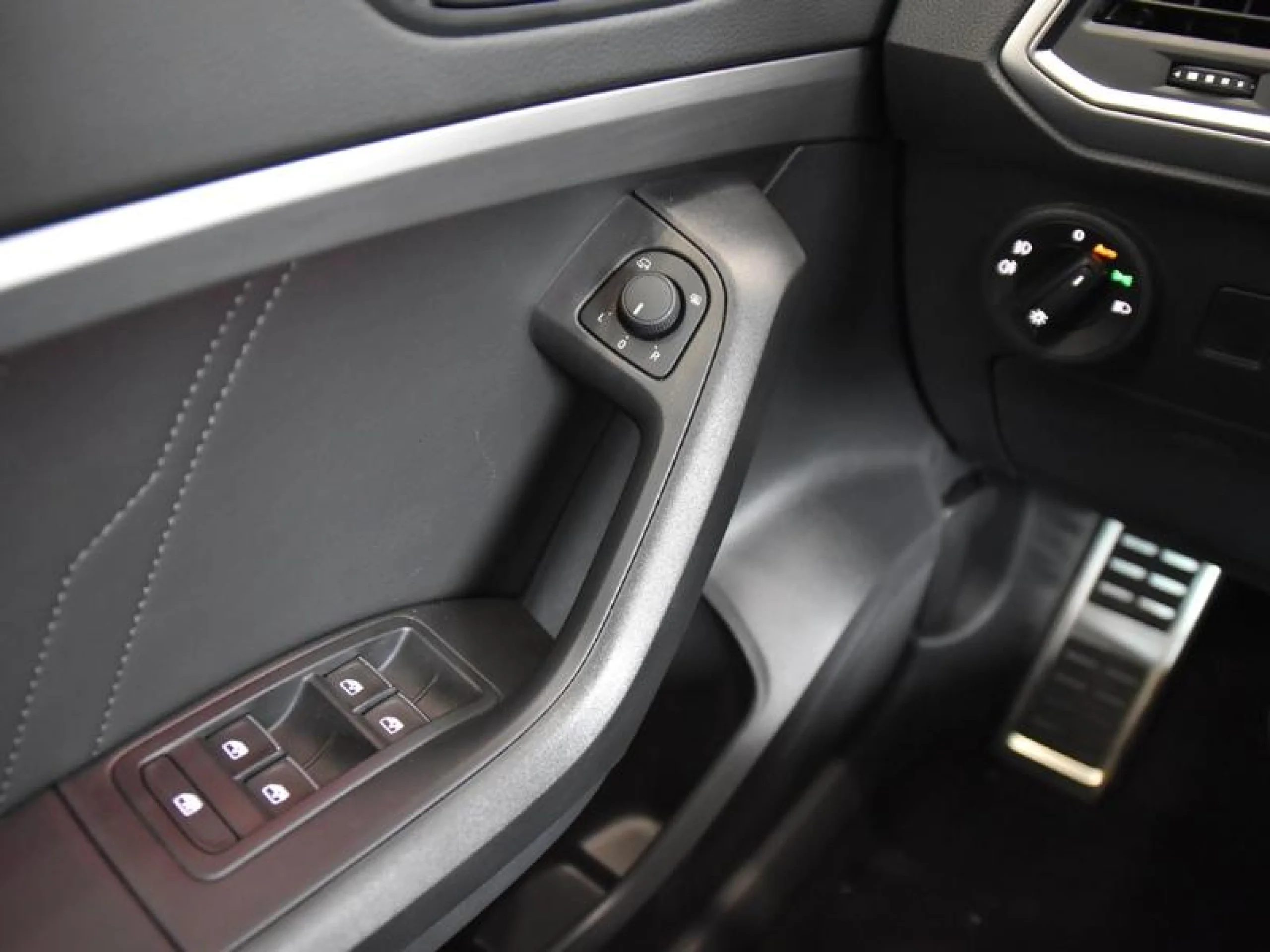 SEAT ATECA 1.0 TSI 85KW (115CV) FR SPECIAL EDITION - Foto 18