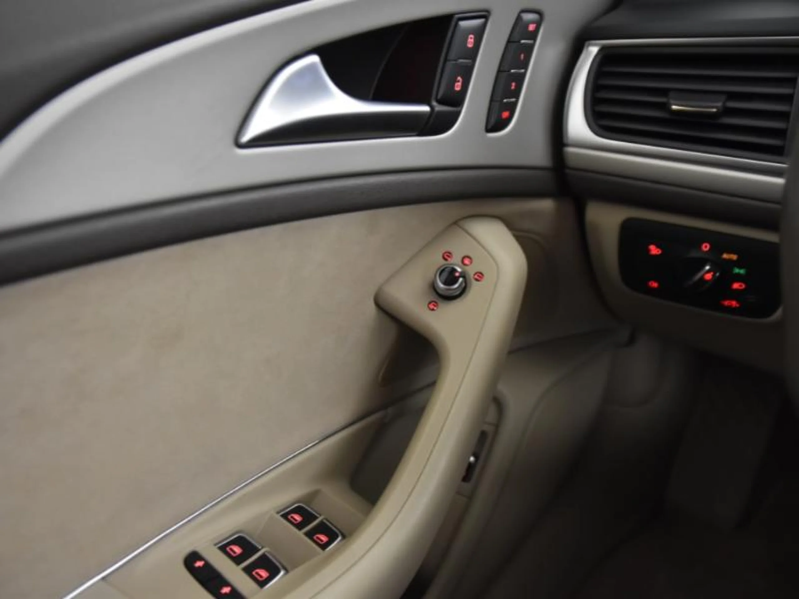 AUDI A6 2.0 TDI 190CV ULTRA S LINE EDITION - Foto 18