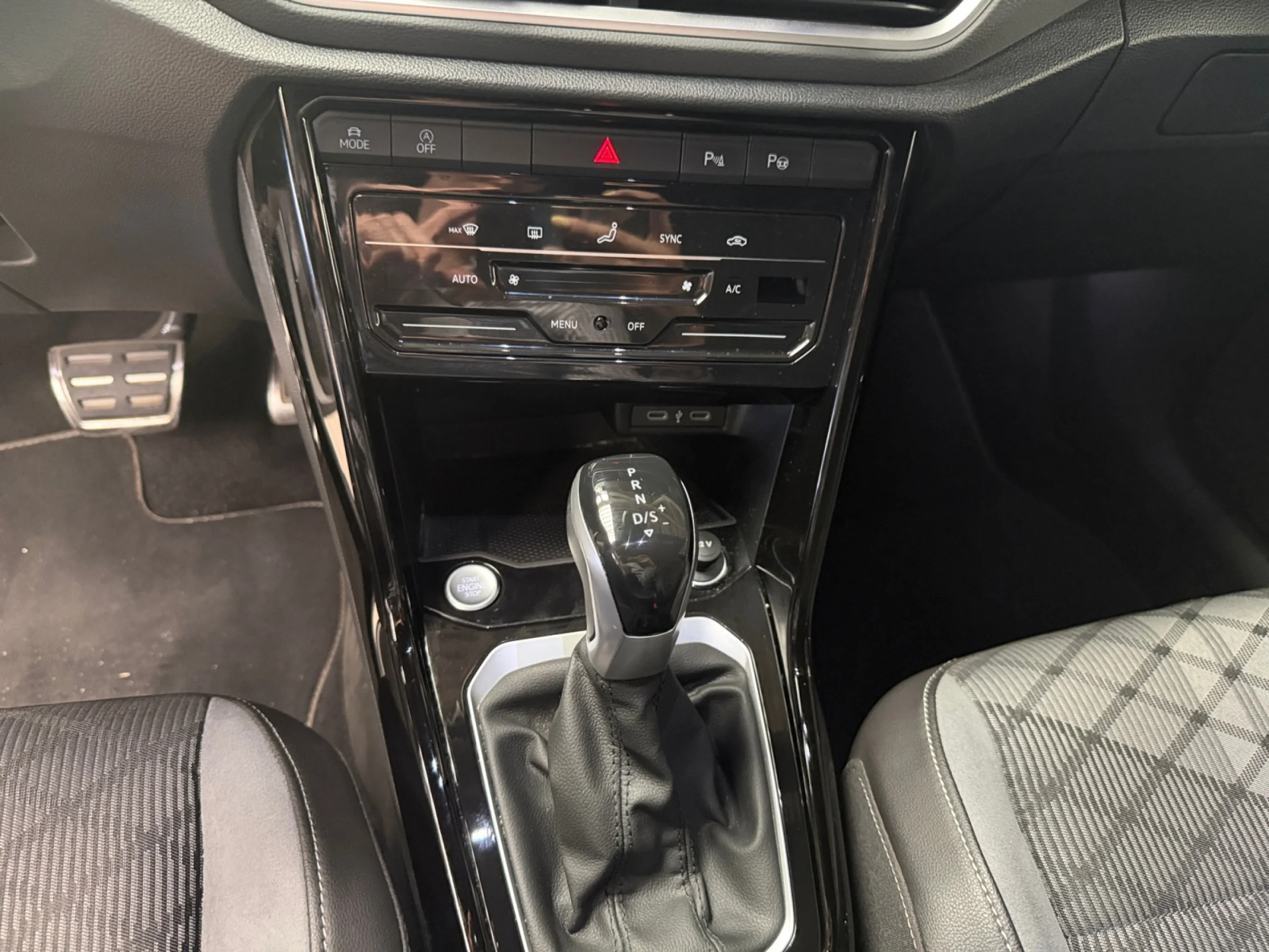 VOLKSWAGEN T ROC R LINE 2.0 TDI 110KW (150CV) DSG - Foto 14
