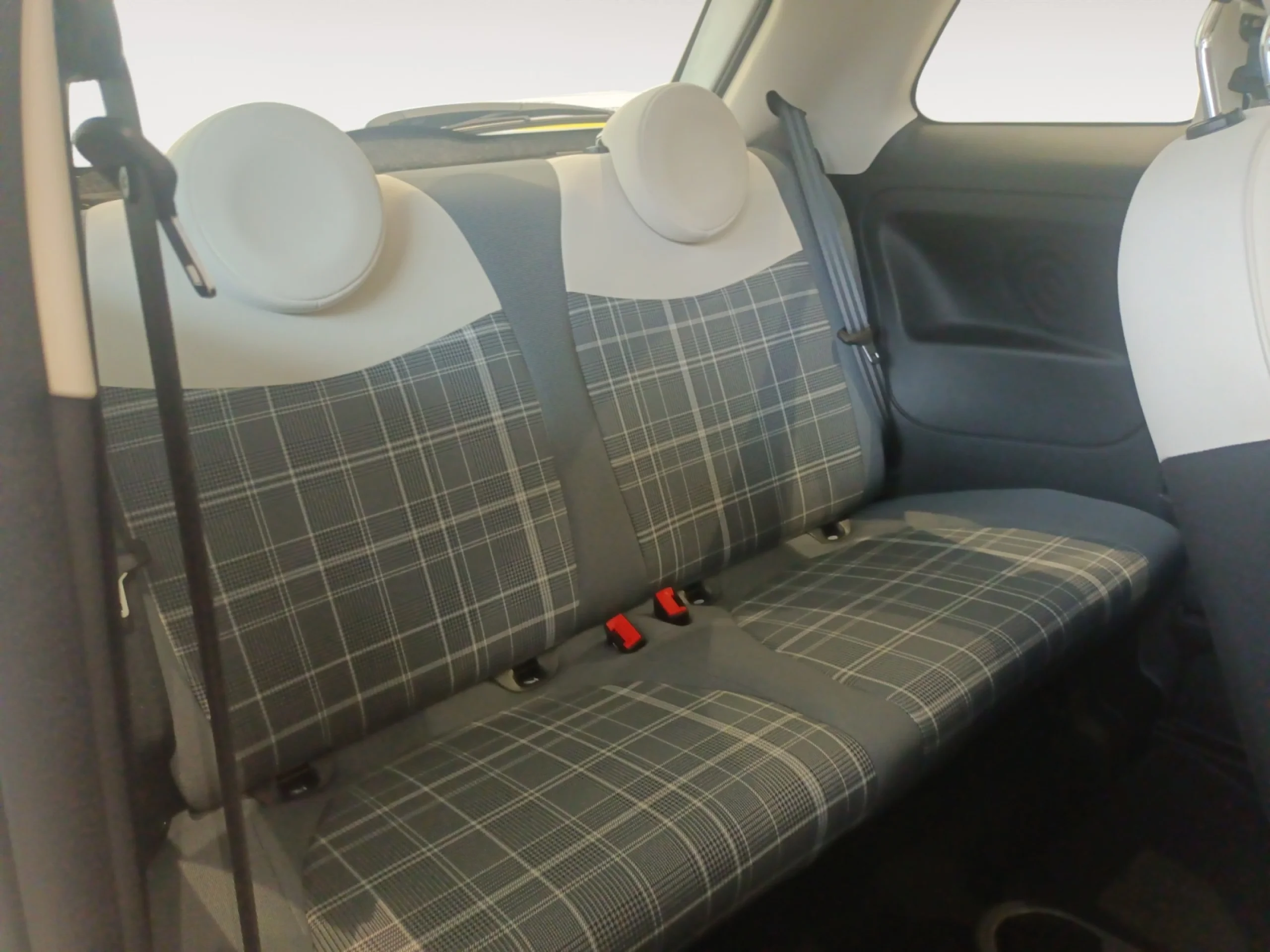 FIAT 500 LOUNGE 1.0 6V GSE 52KW (70 CV) - Foto 6