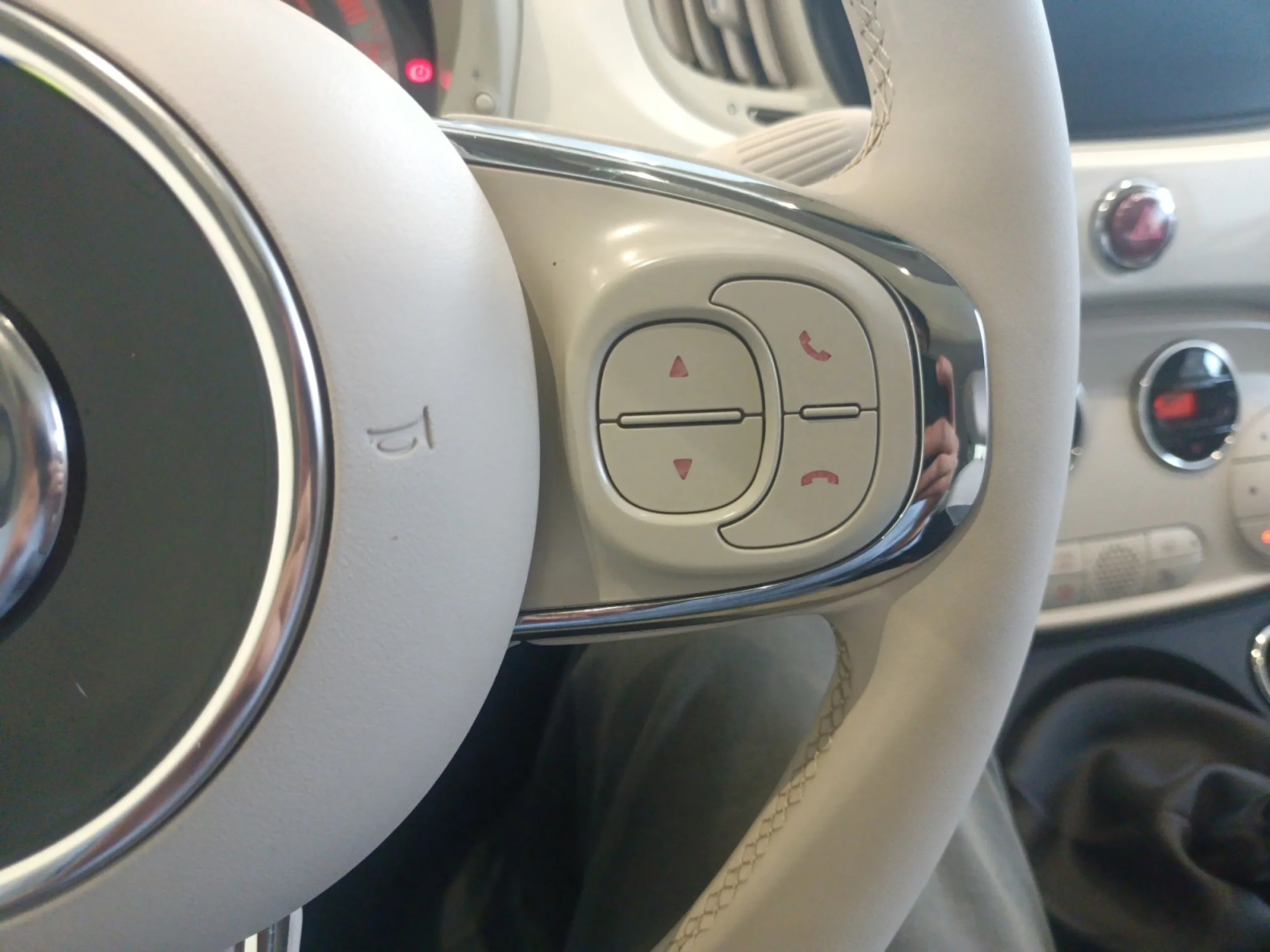 FIAT 500 LOUNGE 1.0 6V GSE 52KW (70 CV) - Foto 12
