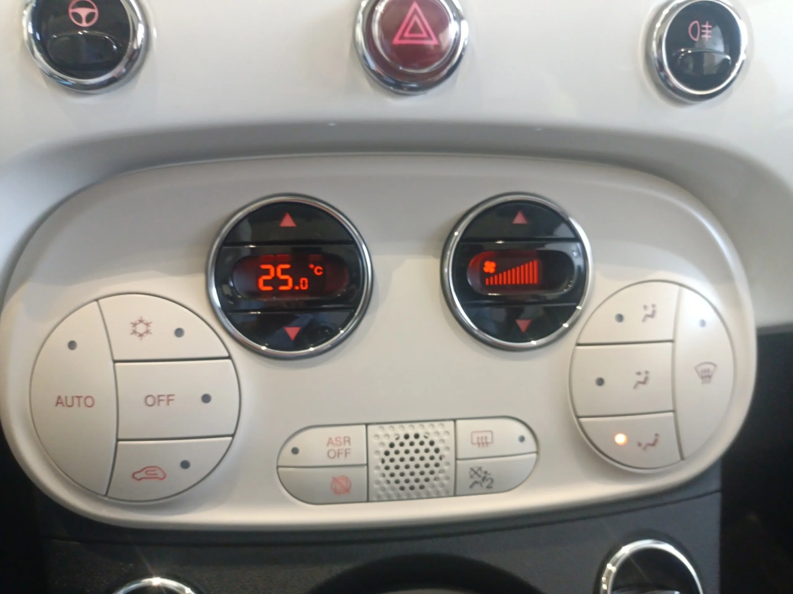 FIAT 500 LOUNGE 1.0 6V GSE 52KW (70 CV) - Foto 13