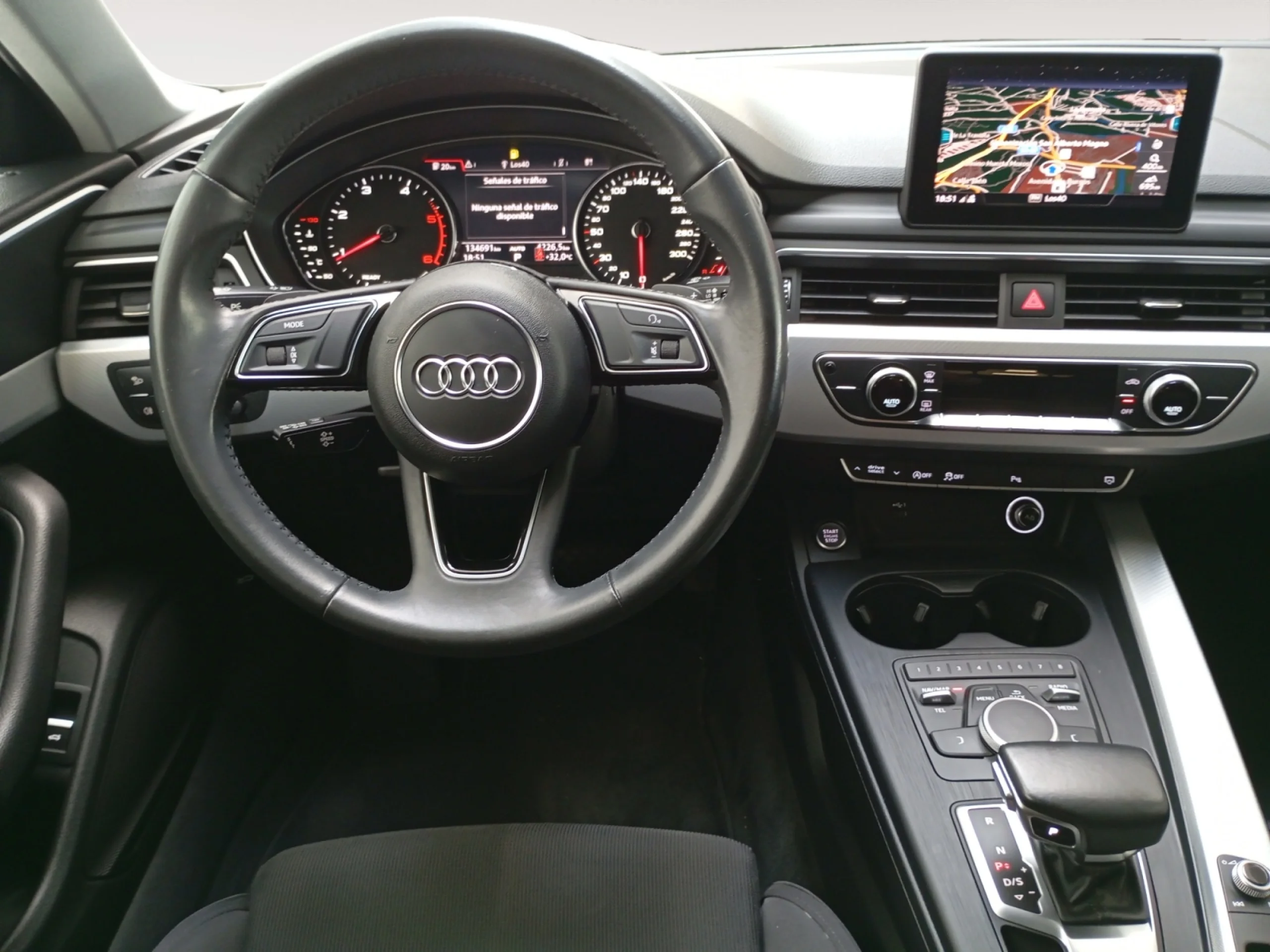 AUDI A4 AVANT BLACK LINE 40 TDI 140KW QUAT S TRO - Foto 4