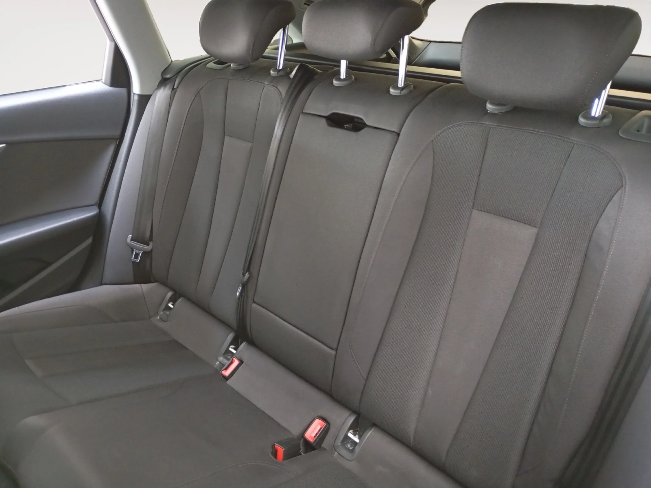 AUDI A4 AVANT BLACK LINE 40 TDI 140KW QUAT S TRO - Foto 6