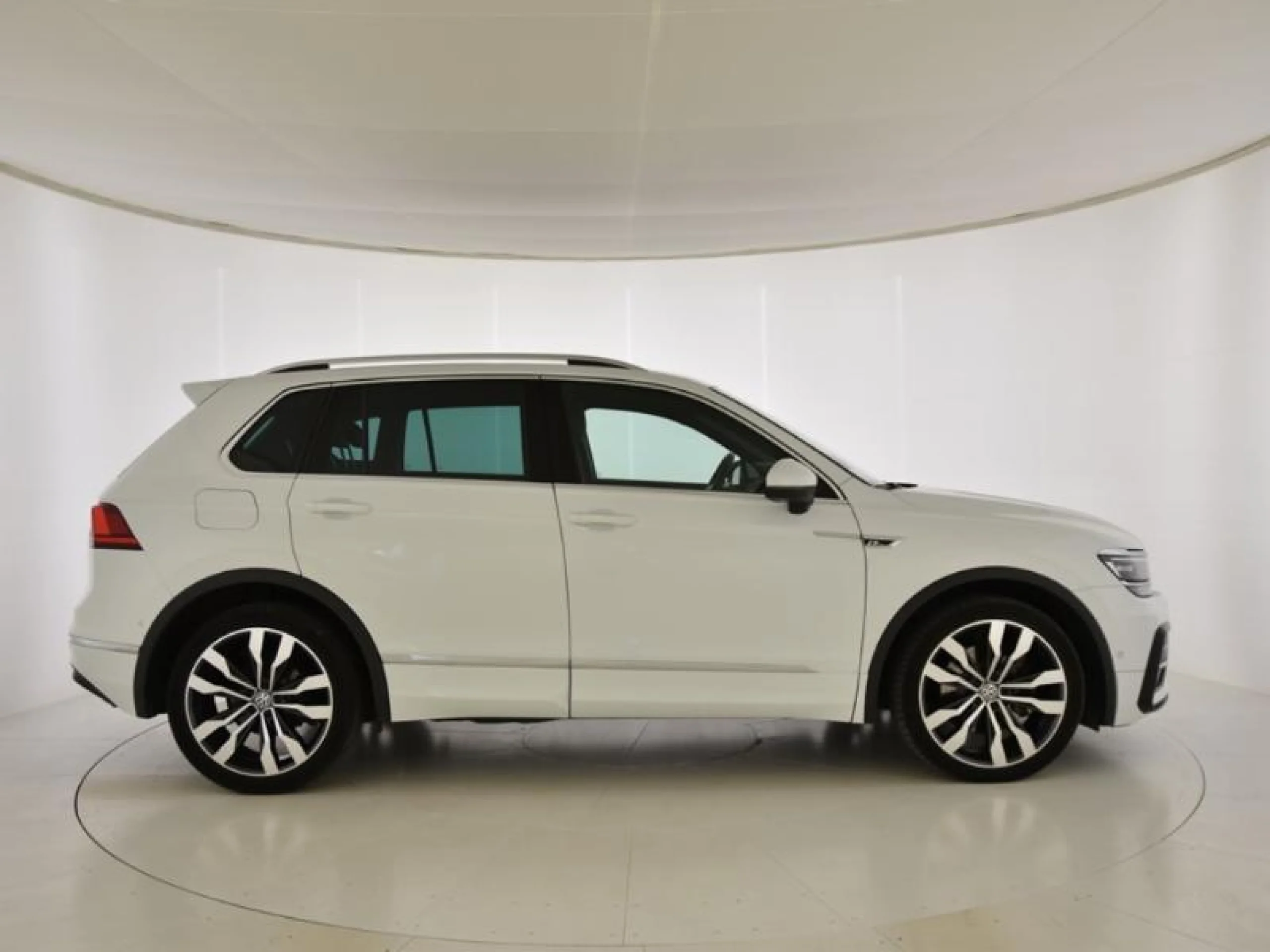 VOLKSWAGEN TIGUAN SPORT 2.0 TDI 140KW (190CV) 4MOTION DSG - Foto 3