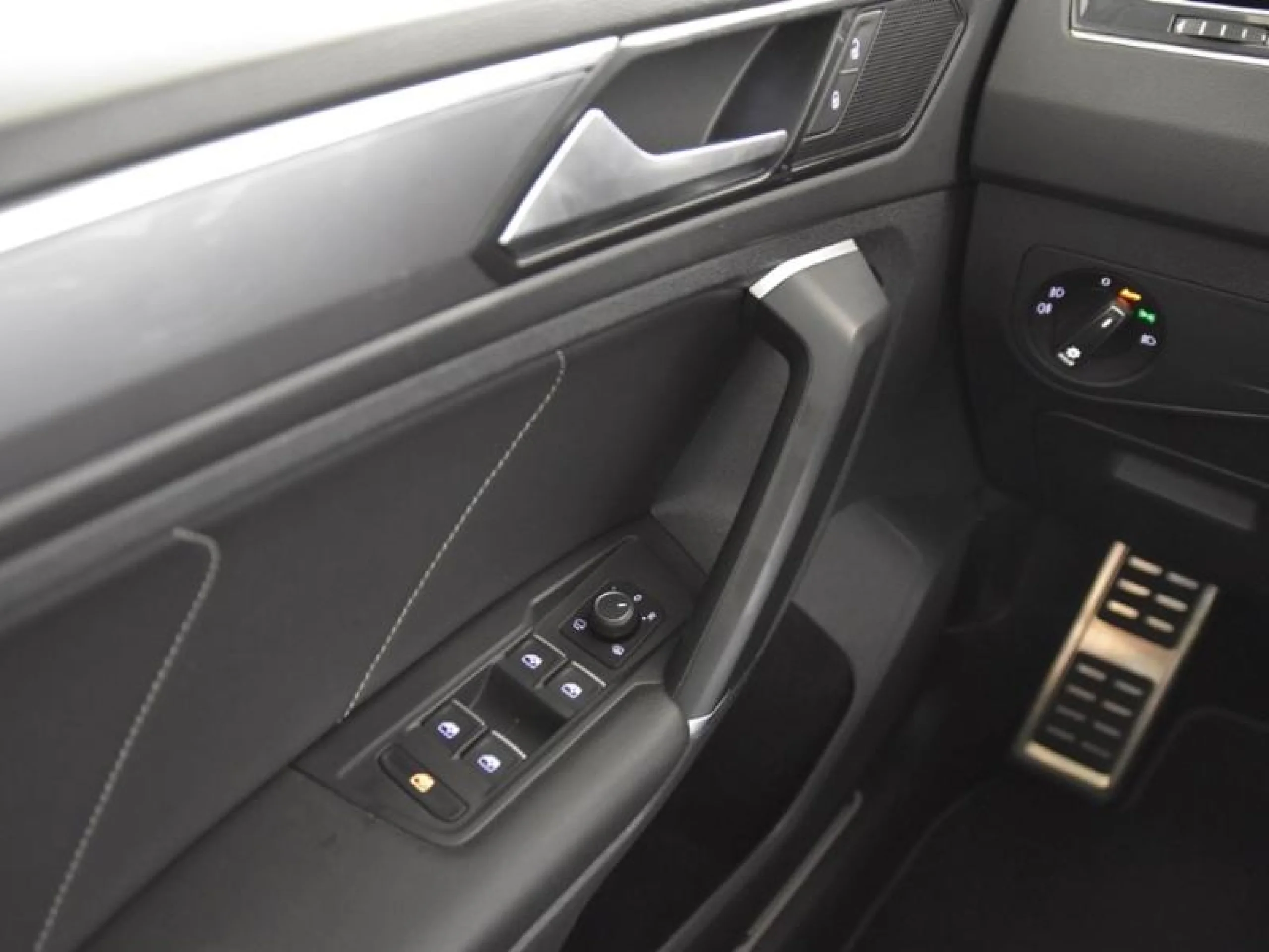 VOLKSWAGEN TIGUAN SPORT 2.0 TDI 140KW (190CV) 4MOTION DSG - Foto 17