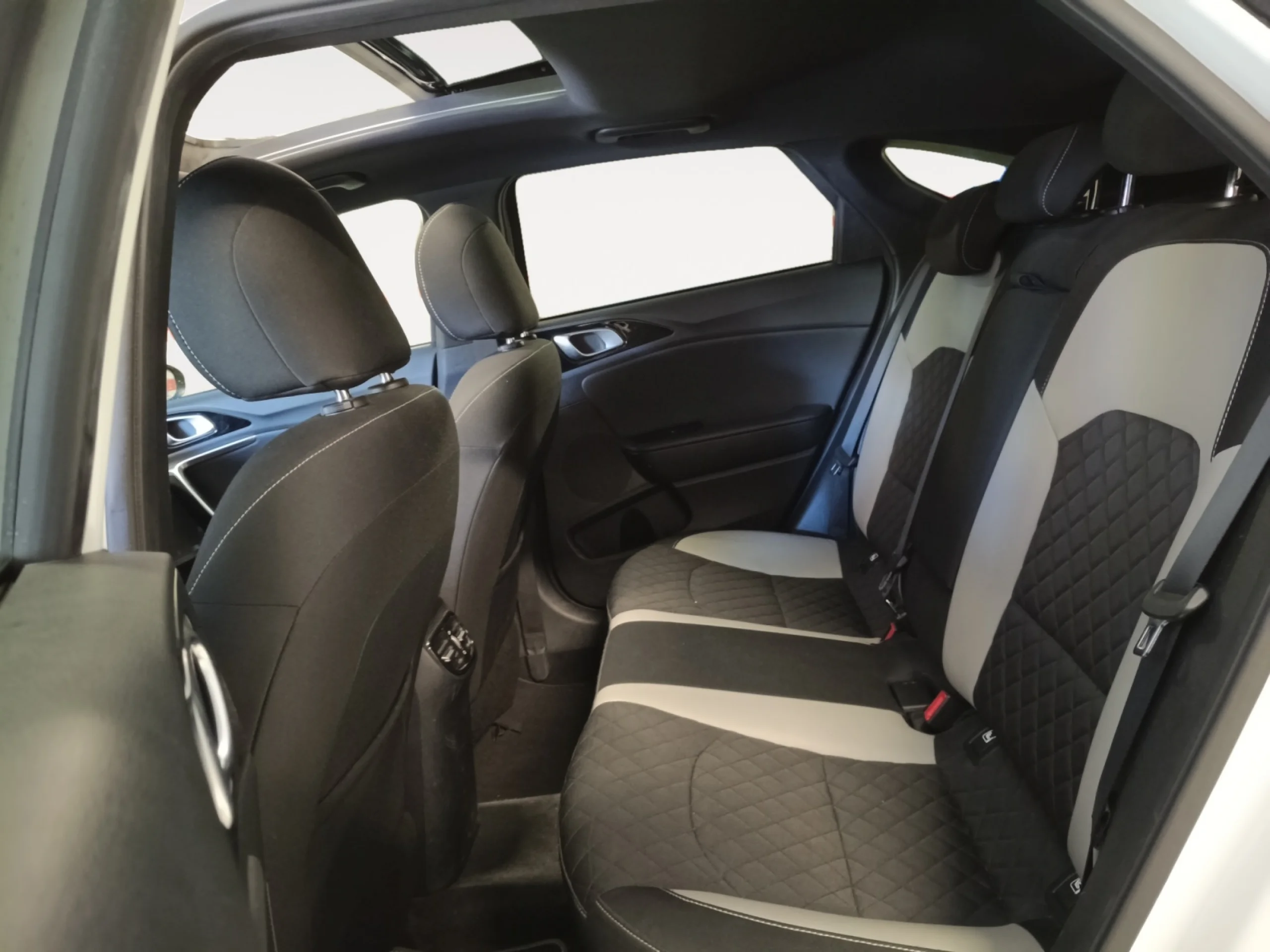 KIA PROCEED 1.4 T GDI 103KW GT LINE DCT - Foto 6