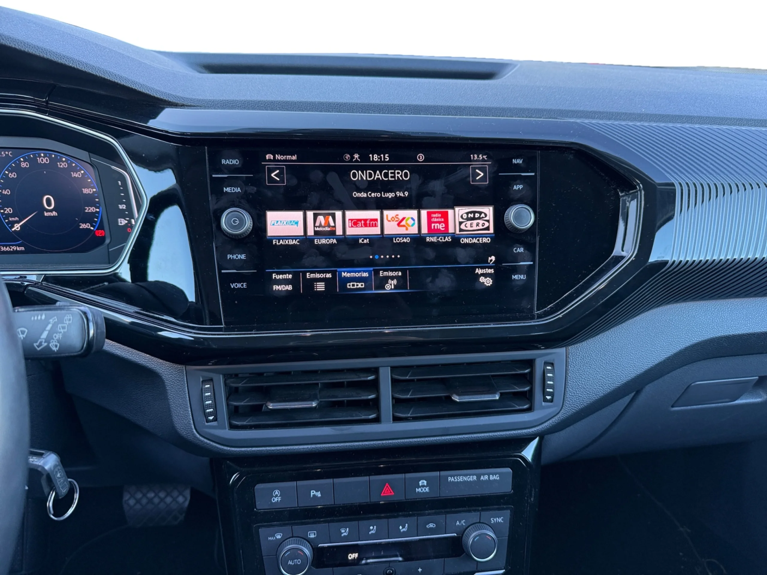 VOLKSWAGEN T CROSS SPORT 1.5 TSI 110KW (150CV) DSG - Foto 9