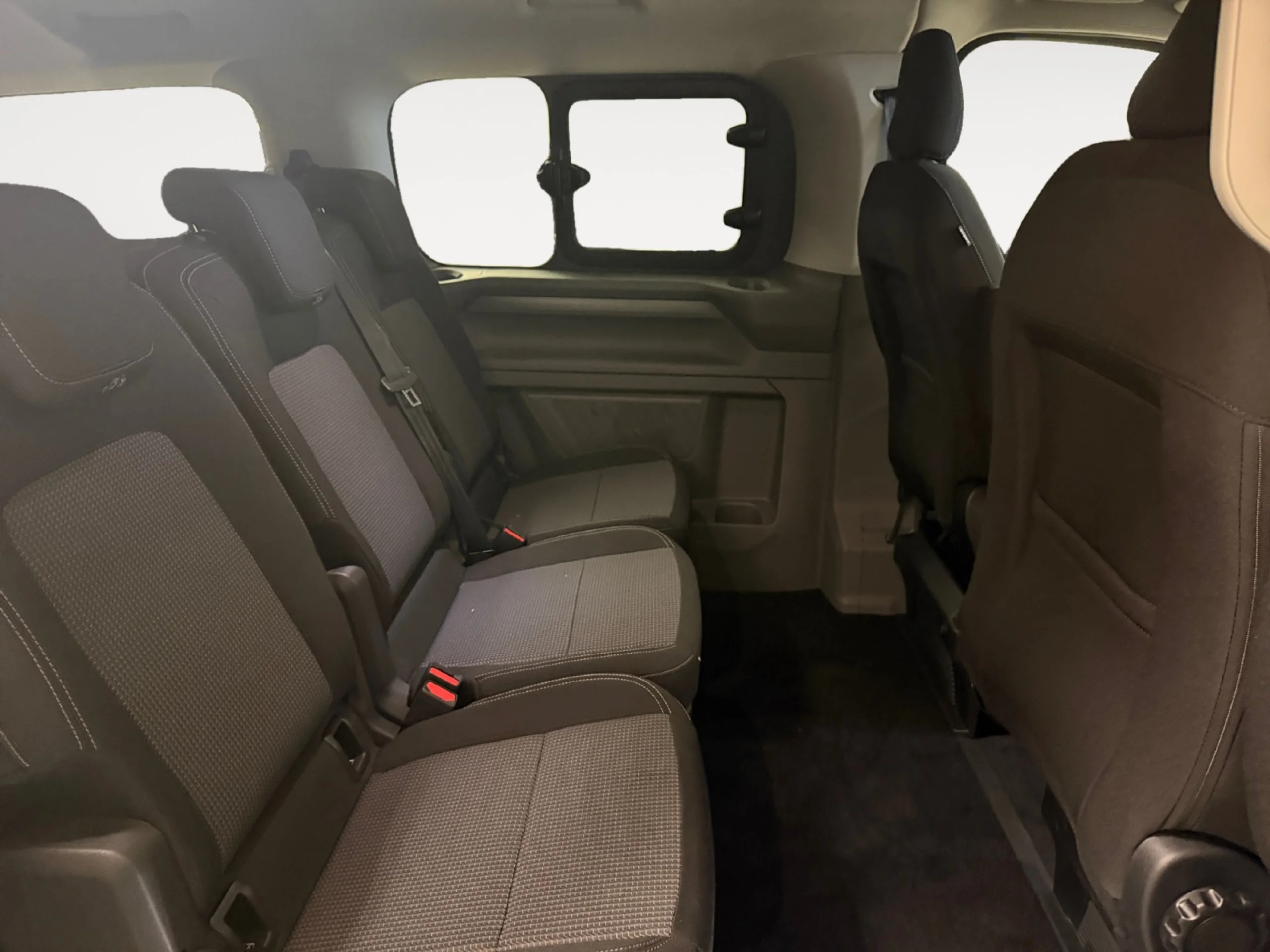 VW COMERCIALES CARAVELLE CARAVELLE   CARAVELLE  BATALLA CORTA  2.5 EHYBRID 171 KW (232 CV) CVT AUT. - Foto 6