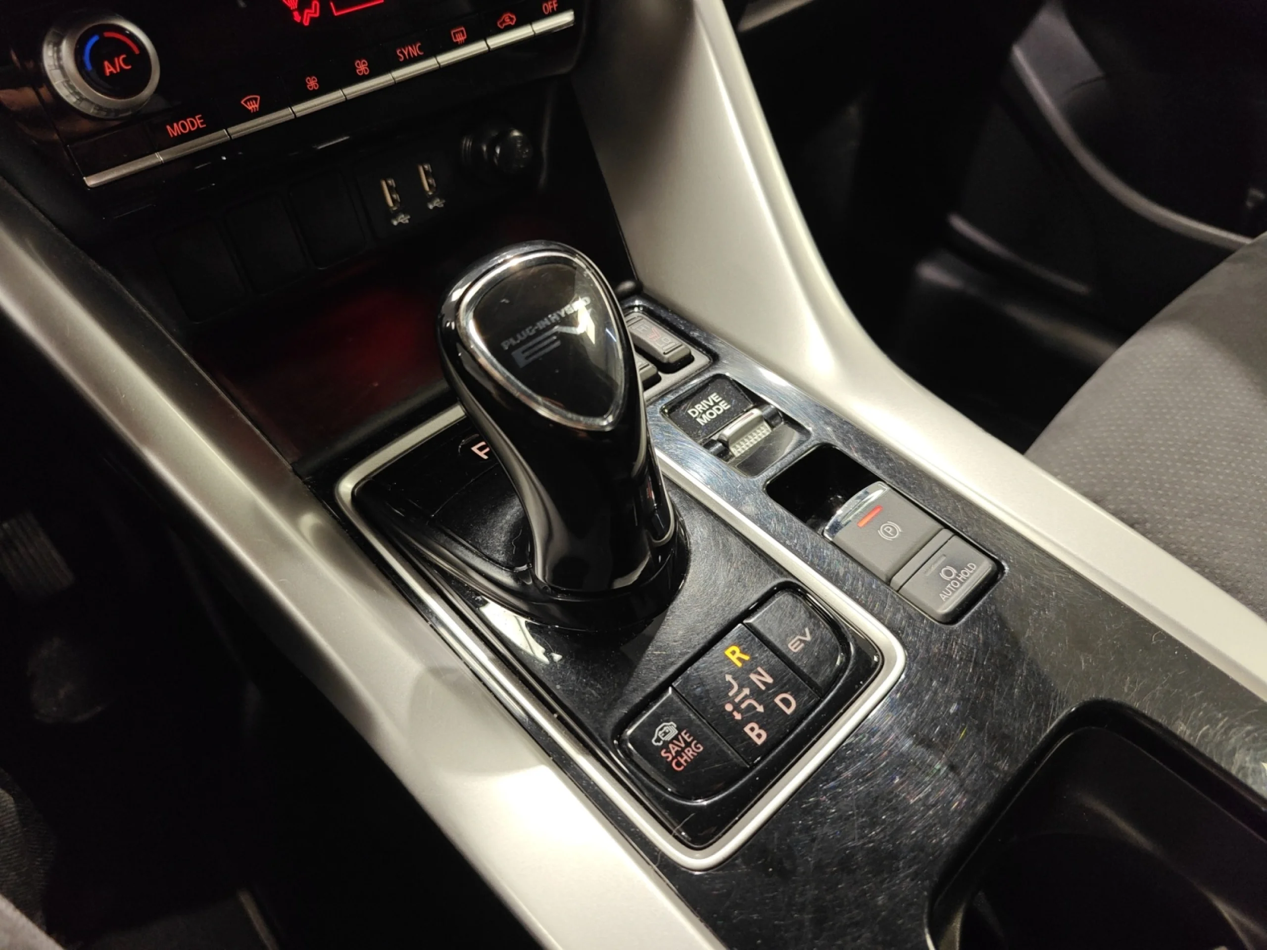 Mitsubishi ECLIPSE ECLIPSE CROSS 2.4 PHEV KAITEKI AWD - Foto 17