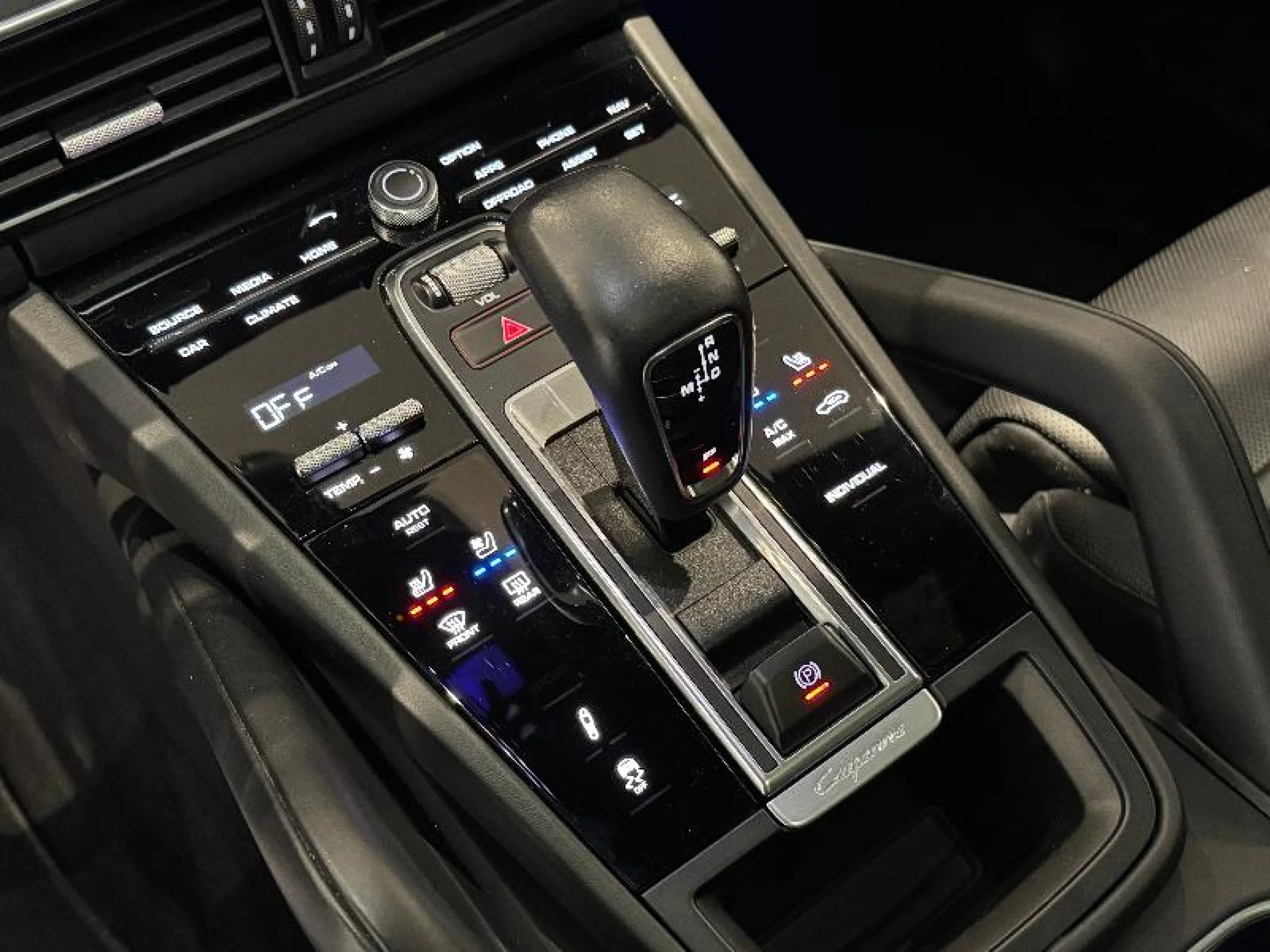 PORSCHE CAYENNE E HYBRID PLATINUM EDITION - Foto 18