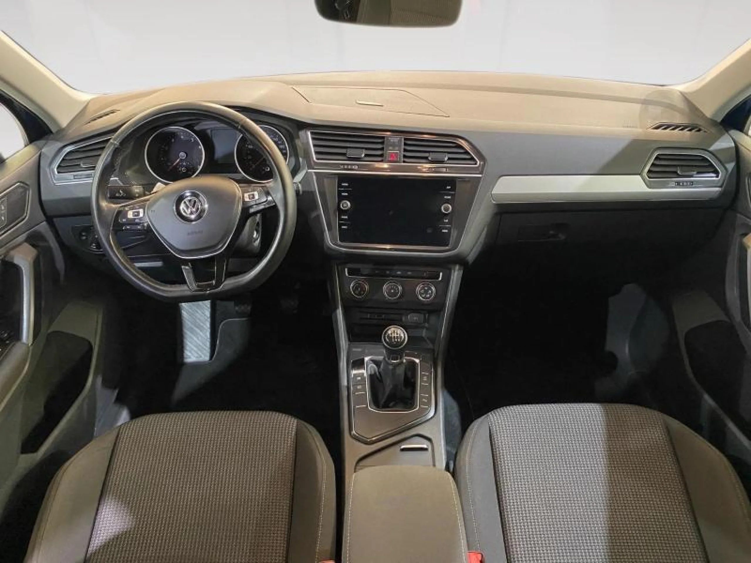 VOLKSWAGEN TIGUAN EDITION 1.4 TSI 125CV BMT - Foto 6