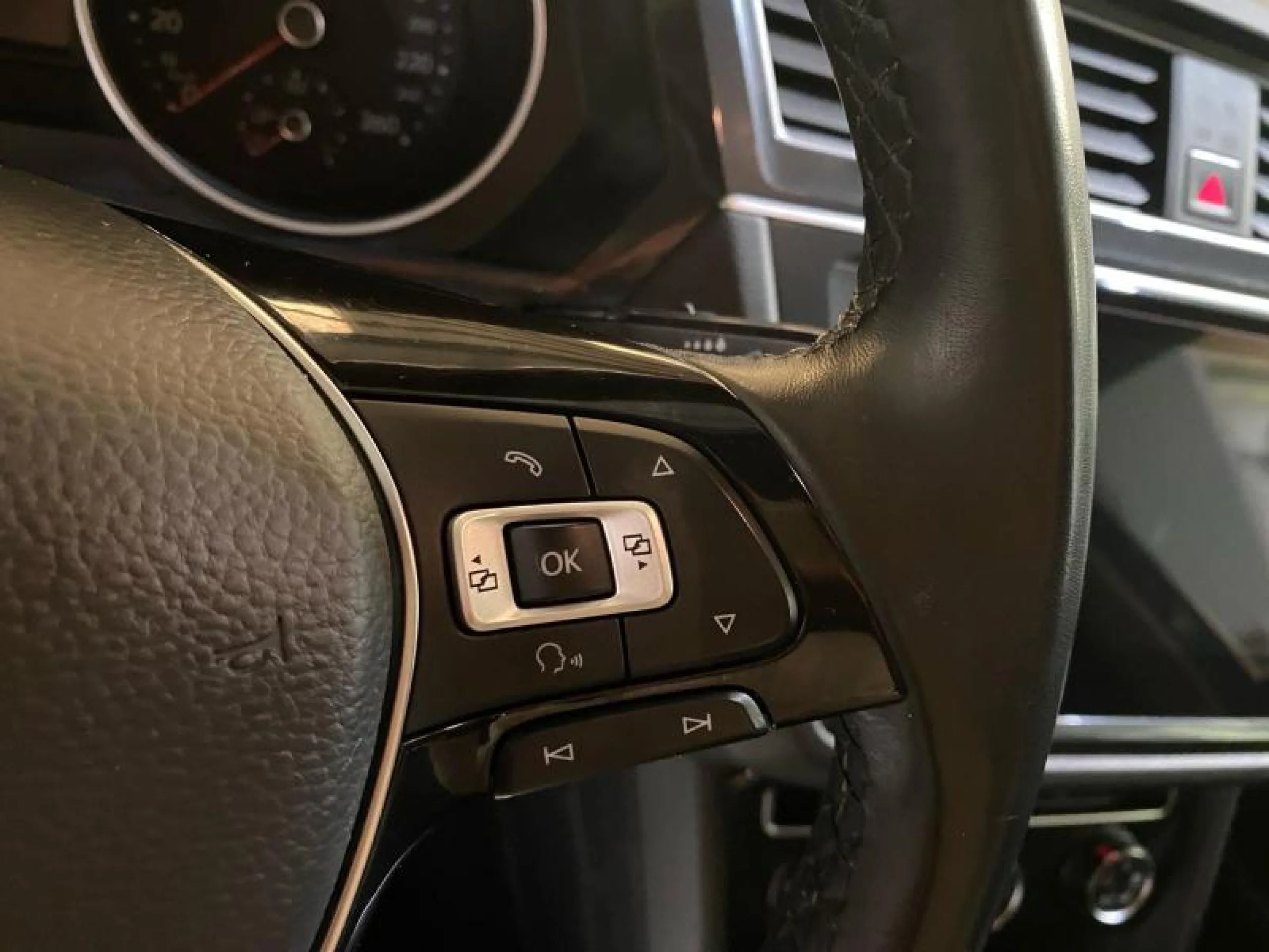 VOLKSWAGEN TIGUAN EDITION 1.4 TSI 125CV BMT - Foto 10