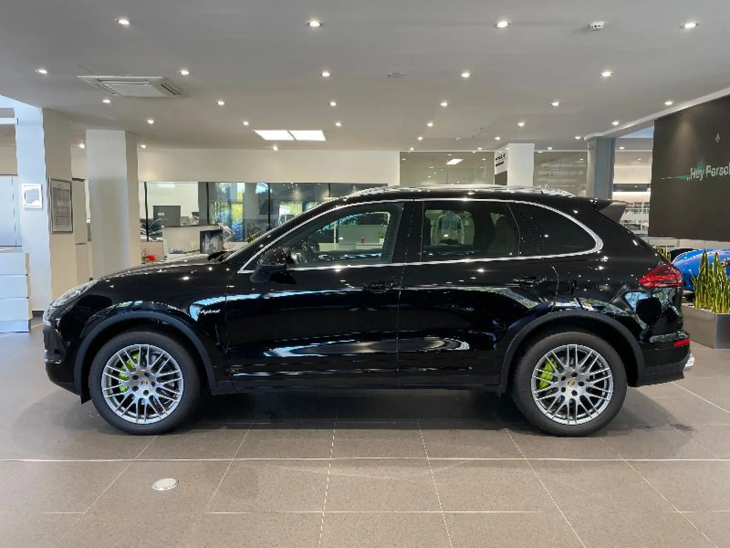 PORSCHE CAYENNE S E HYBRID - Foto 2