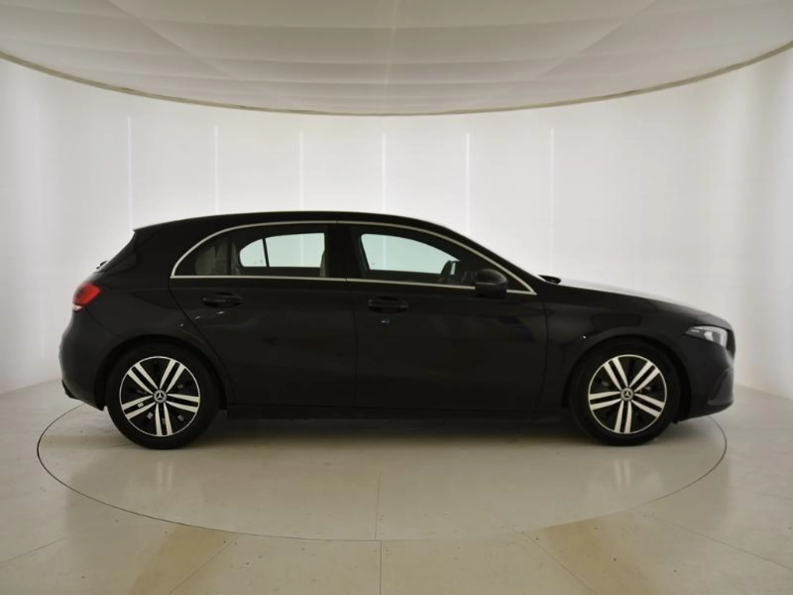 MERCEDES-BENZ CLASE A A 180 - Foto 3