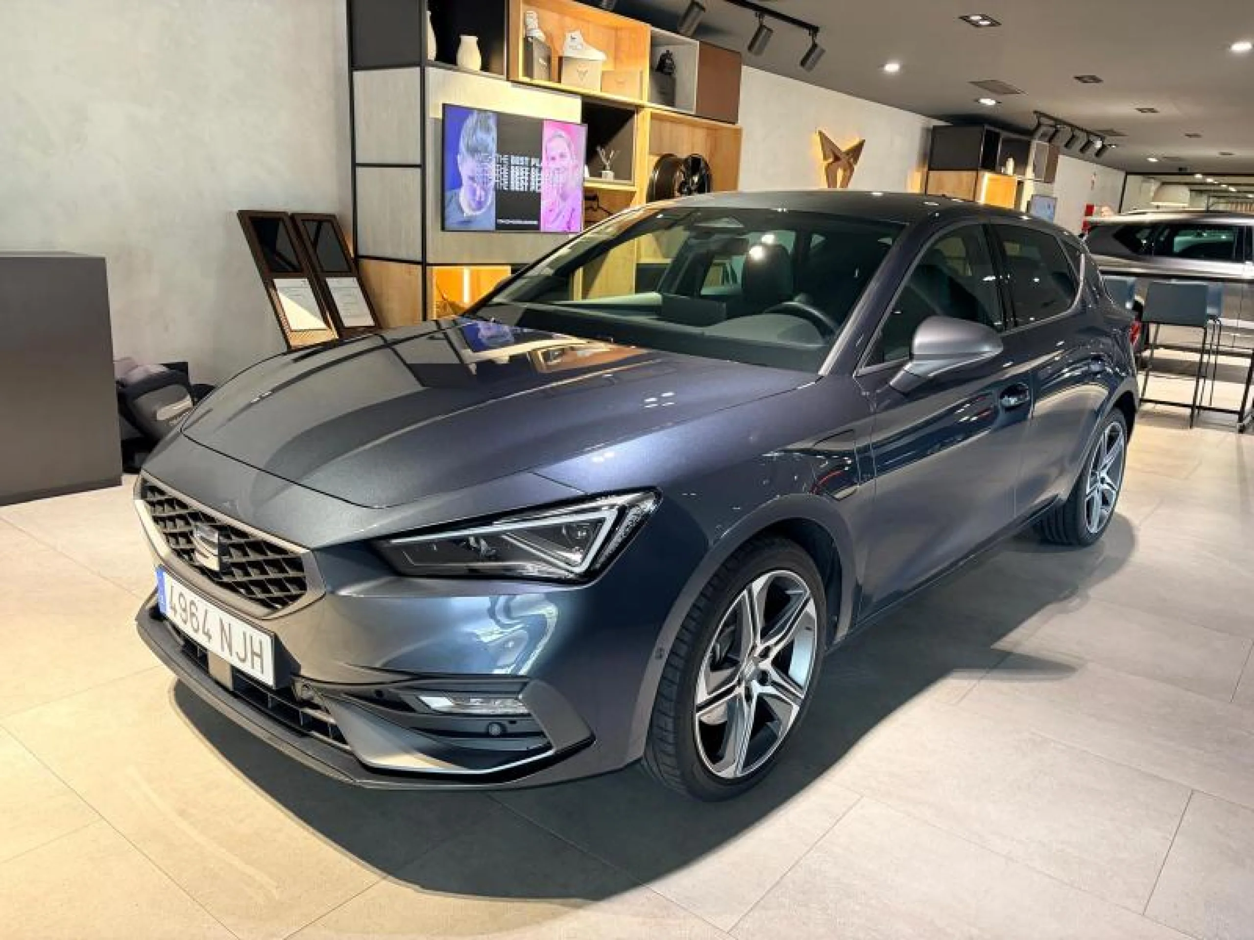 SEAT LEON 1.5 TSI E HYBRID 150KW DSG 6 FR XL - Foto 1