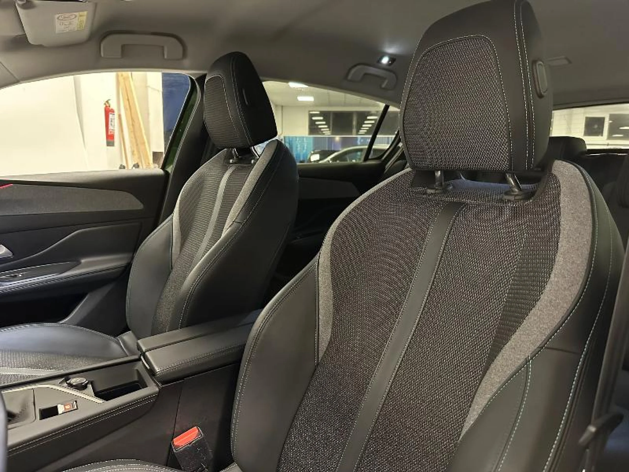 PEUGEOT 308 5P ALLURE PACK PURETECH 130 S - Foto 9