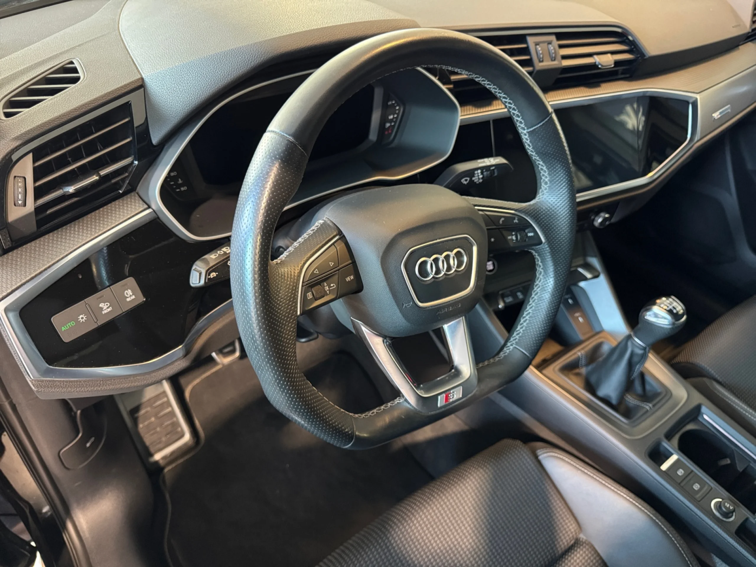 AUDI Q3 SPORTBACK 35 TFSI 110KW (150CV) BLACK LINE - Foto 9