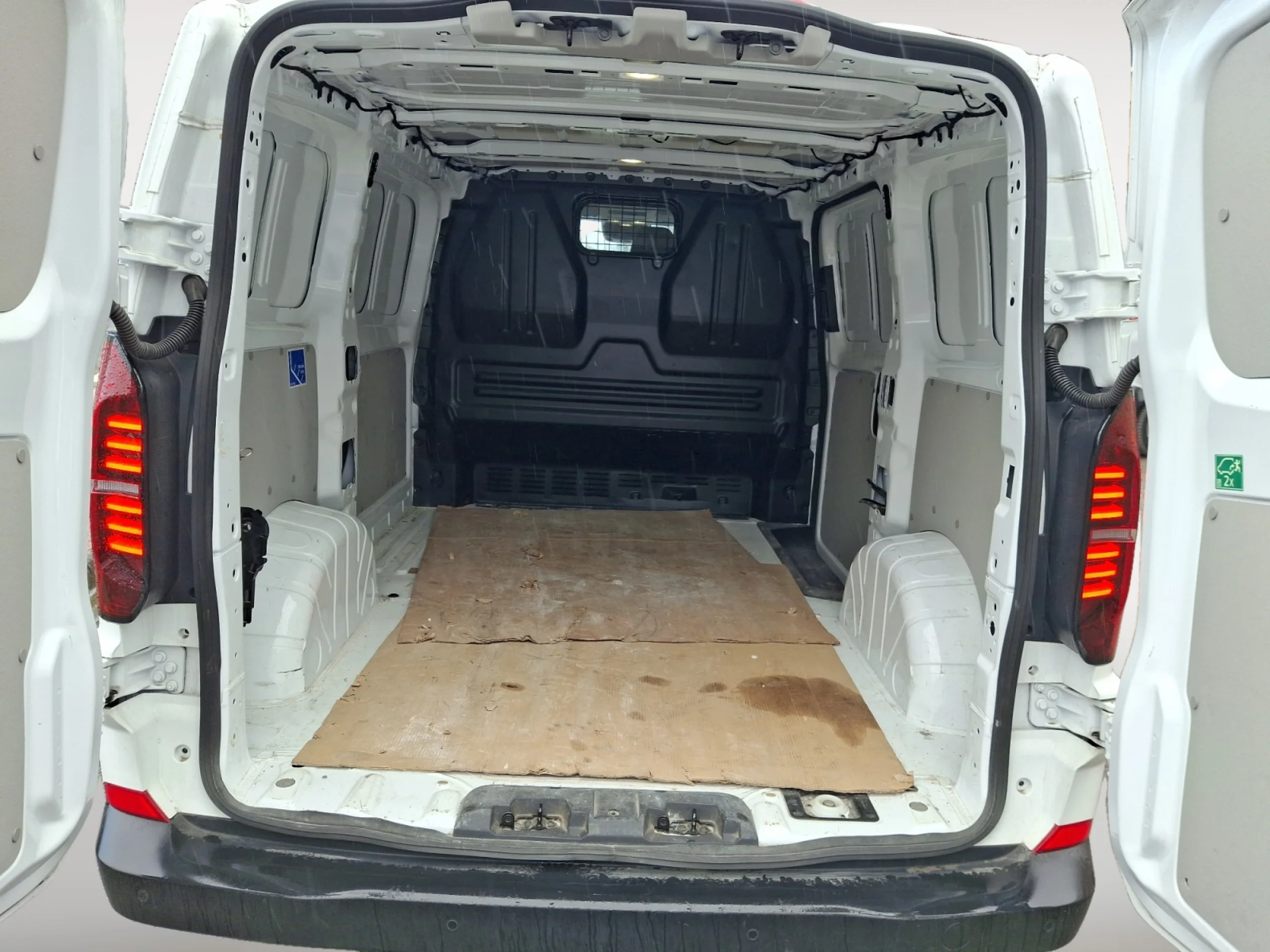 VW COMERCIALES Transporter TRANSPORTER BASIC  FURG N  BATALLA CORTA  2.0 TDI 81 KW (110 CV) 6 VEL. - Foto 7