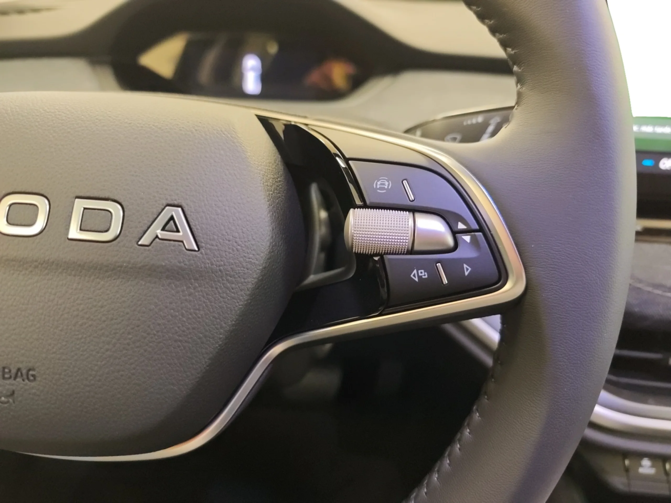 SKODA ELROQ 210 KW (CV) 82 KWH (77 KWH NETA) - Foto 9